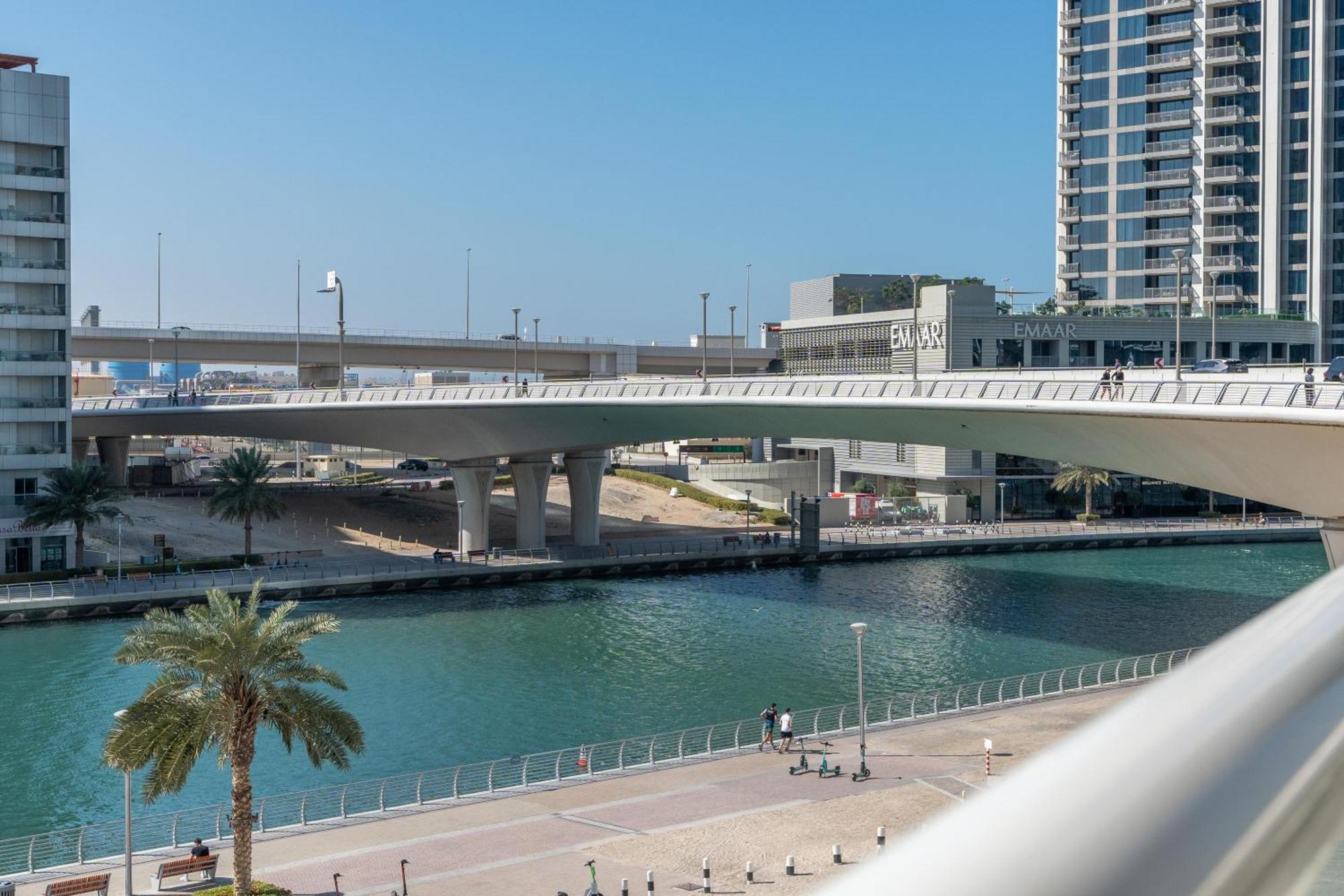 Stylish 1-bedroom With Stunning Marina Views At Dorra Bay