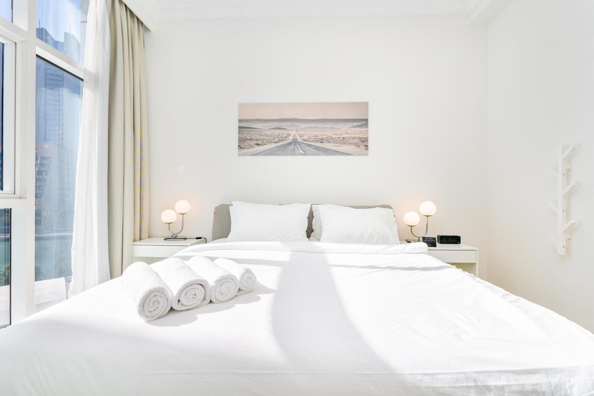 Stylish 1-bedroom With Stunning Marina Views At Dorra Bay