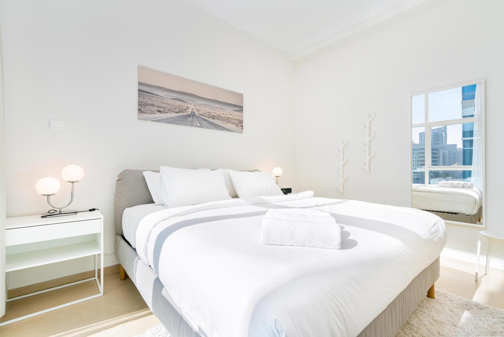 Holiday home Stylish 1-bedroom With Stunning Marina Views At Dorra Bay Dubai