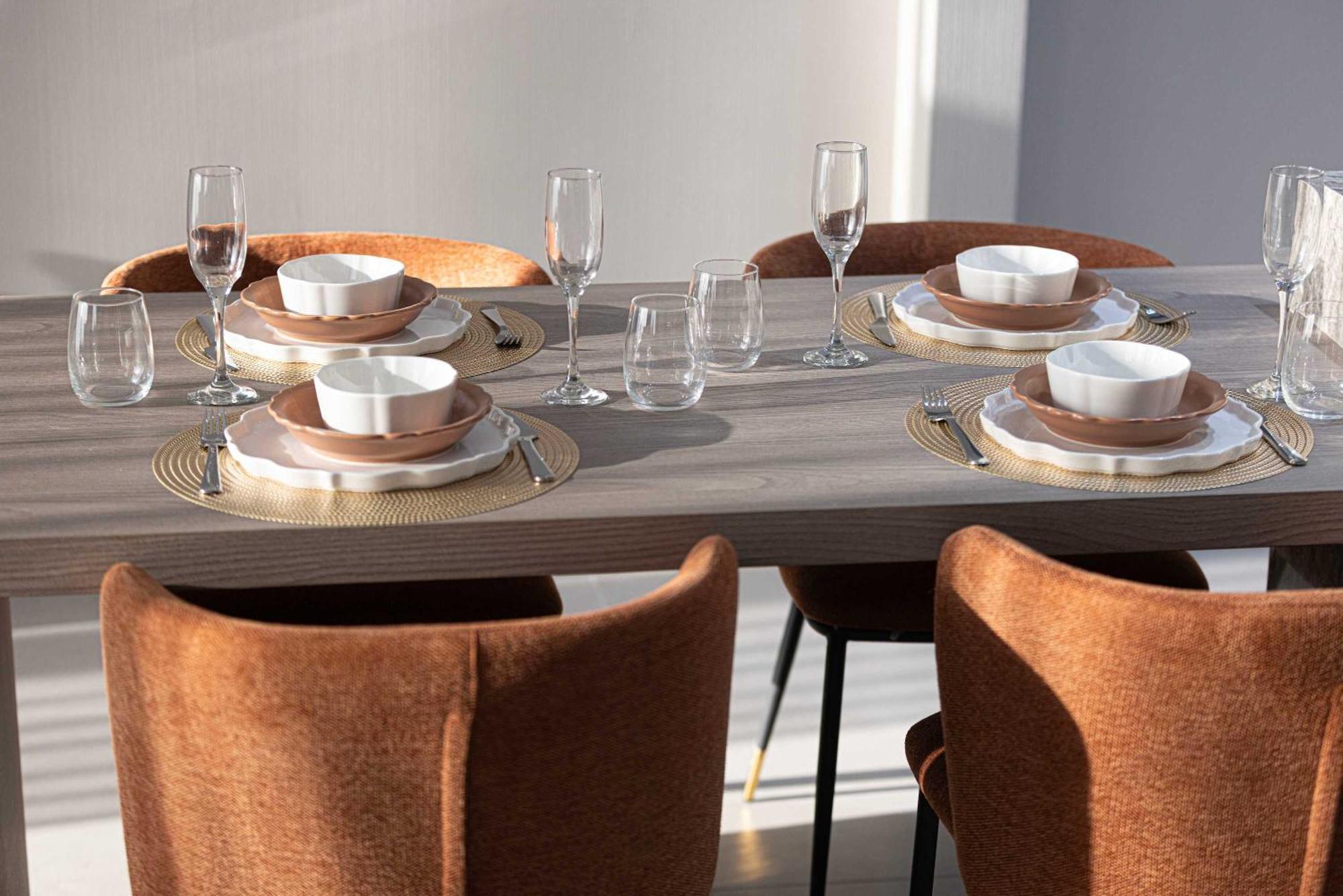 Modern 1-bedroom With Luxurious Amenities In Jvc *