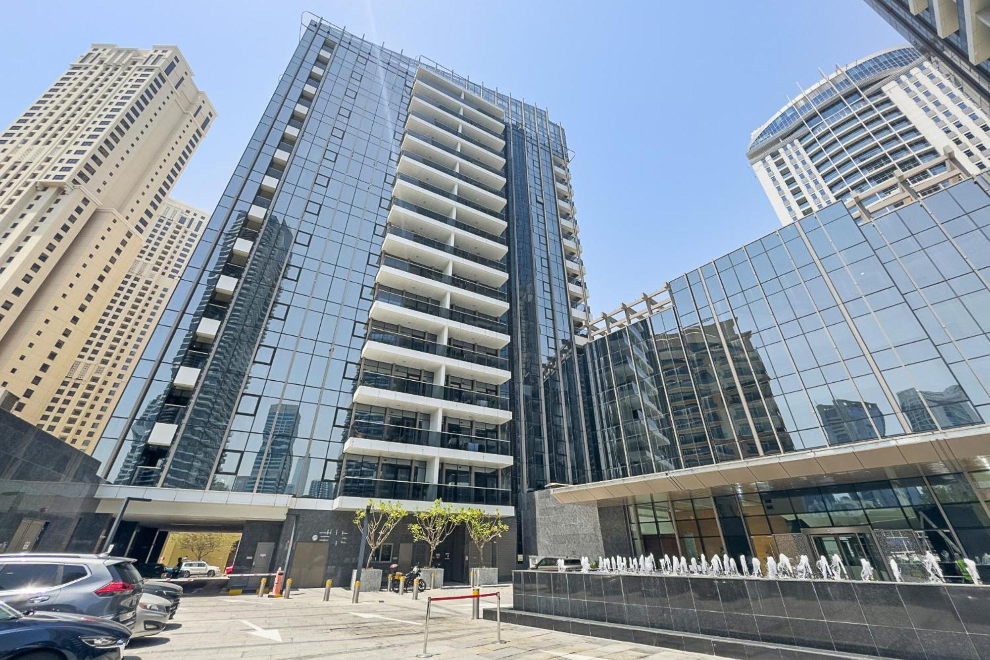 Vayk - Premium 2br In Marina * Dubai