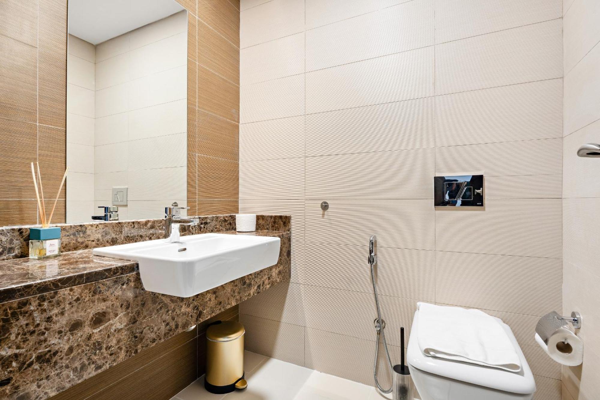 Vayk - Premium 2br In Marina