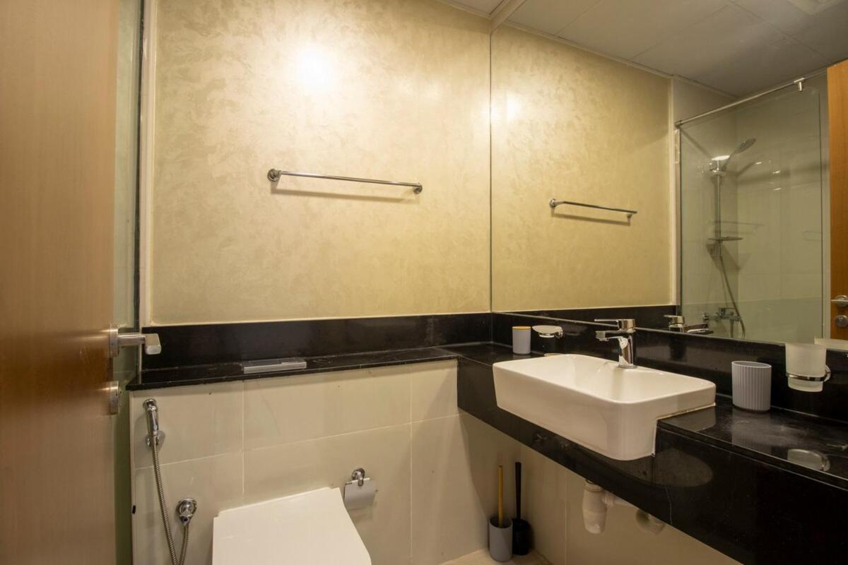Apartment Millenium Binghatti Residences Business Bay- Stylish With Canal View *