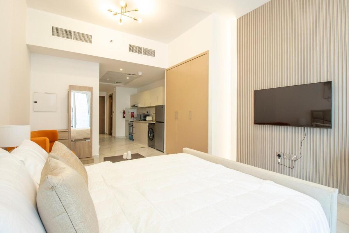 Millenium Binghatti Residences Business Bay- Stylish With Canal View Apartment Dubai