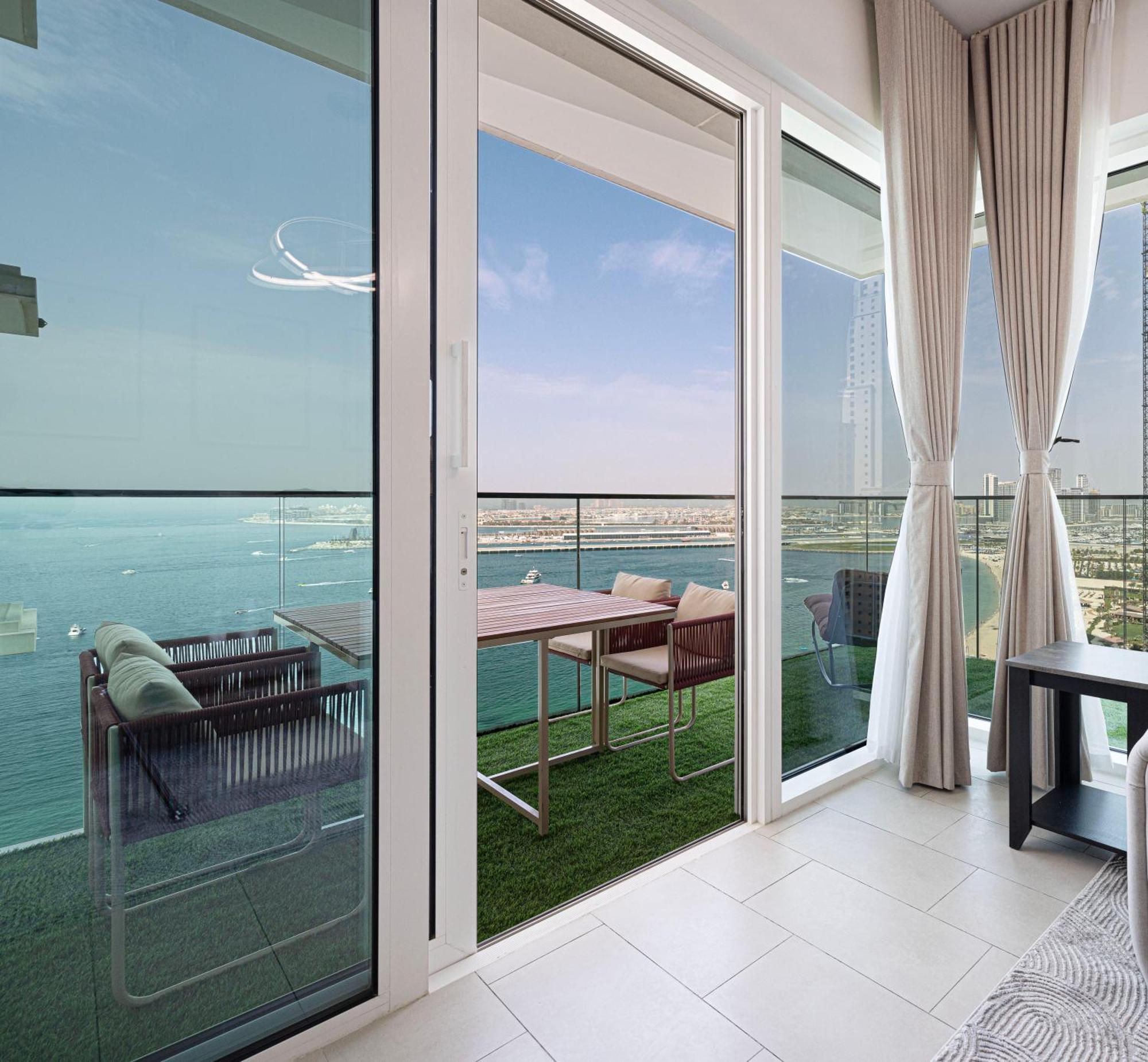 Excellent 2 Bedrooms With Sea View! Private Beach, La Vie In Jbr! Dubai