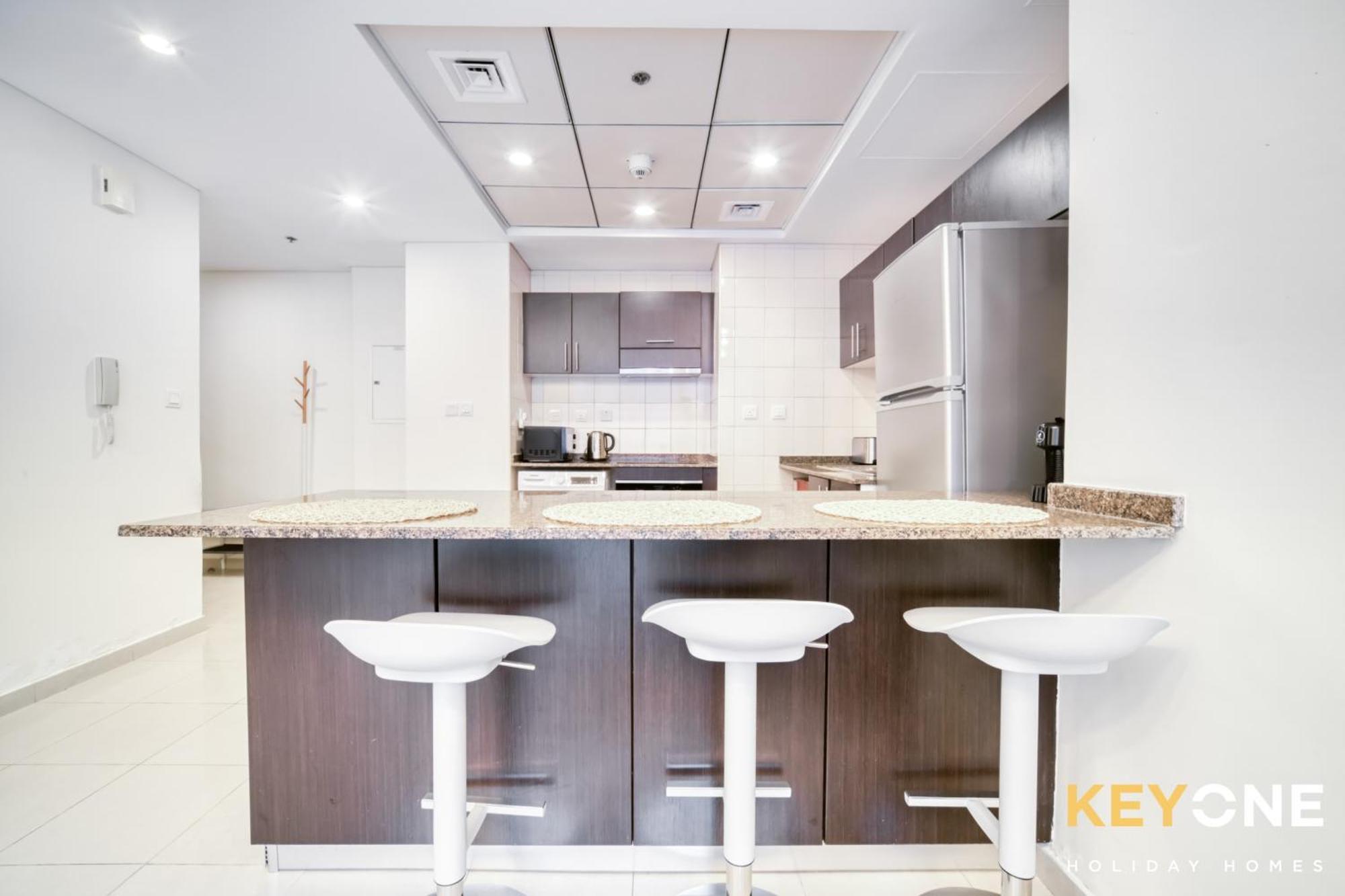 Contemporary One Bedroom 3 Apartment