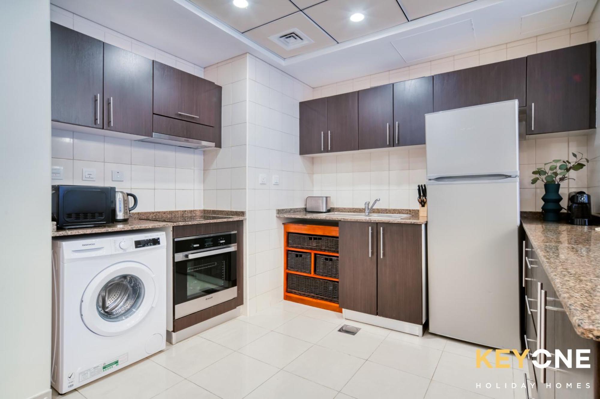 Apartment Contemporary One Bedroom 3 *