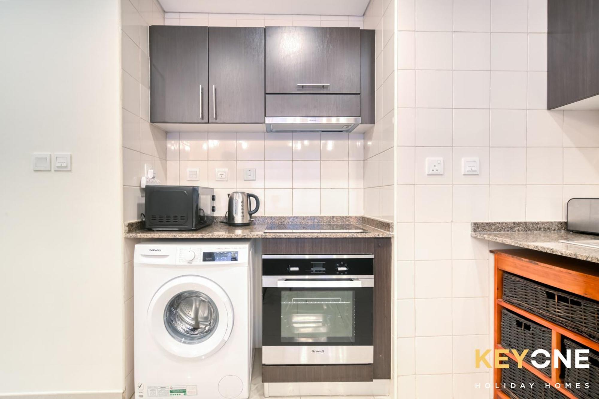Contemporary One Bedroom 3 Apartment Dubai