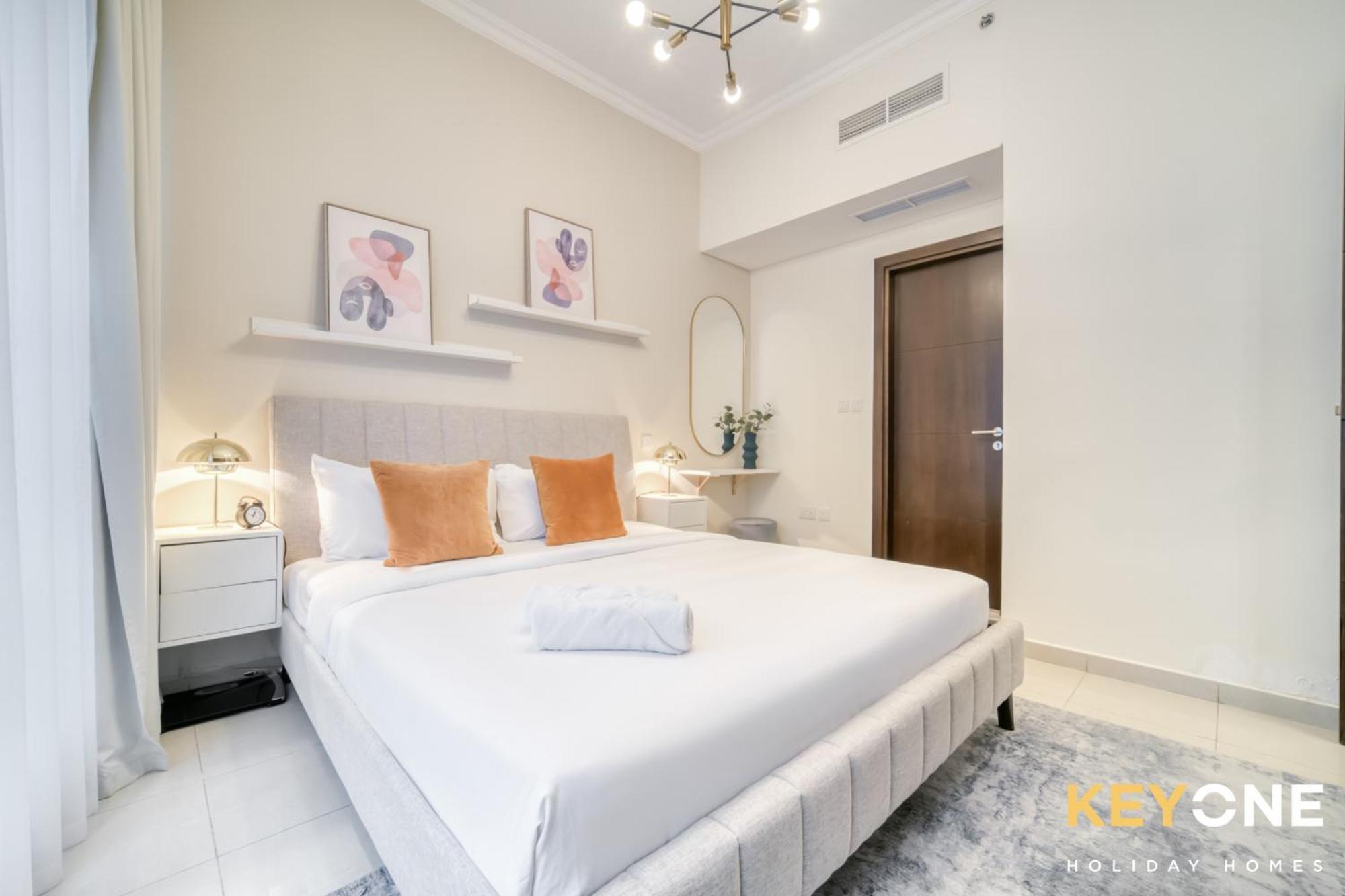 Contemporary One Bedroom 3 *