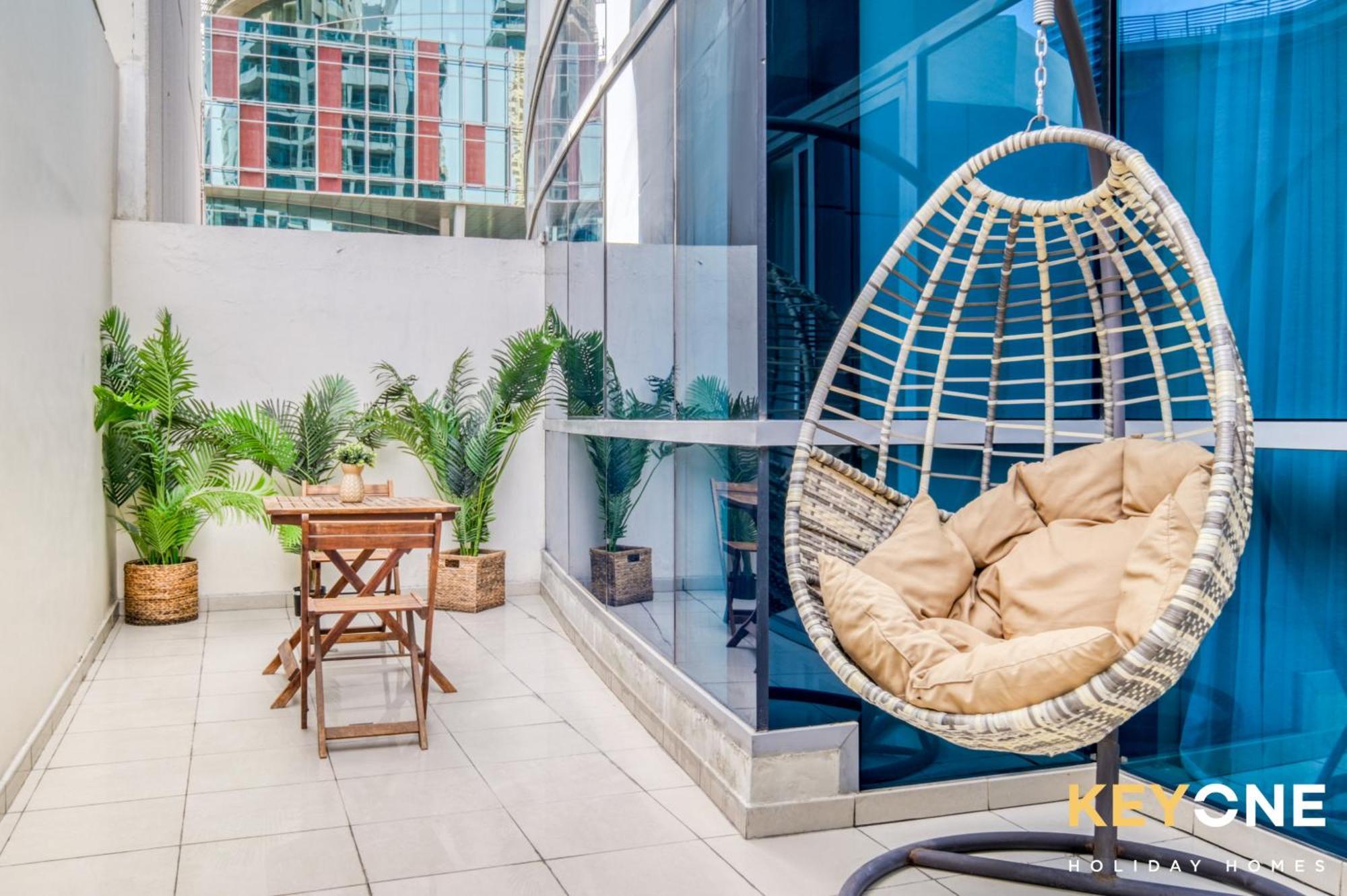 Contemporary One Bedroom 3 Apartment *