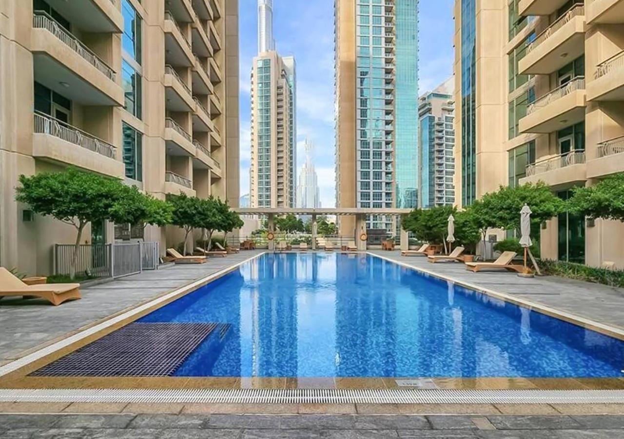 Luxurious 2-bedroom In Downtown With Burj Khalifa View