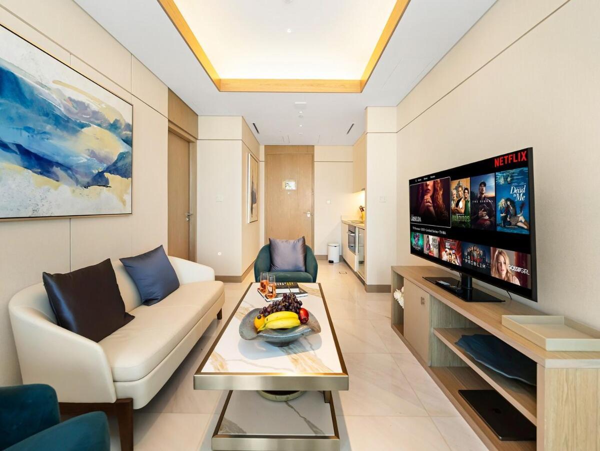 Apartment 1br Five Luxe - Pool & View - Private Hot Tub - Ventura Dubai