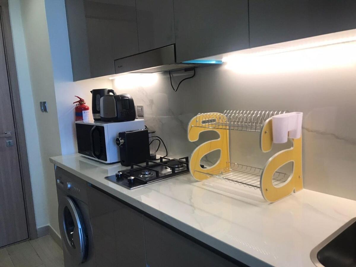 Delightful Modern Azizi Apartment *
