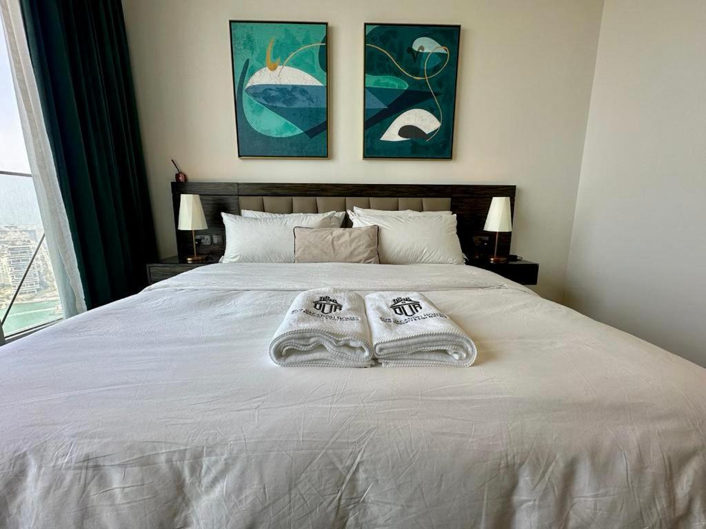 Dvr 1 Bedroom In Awani Palm View Apartment Dubai