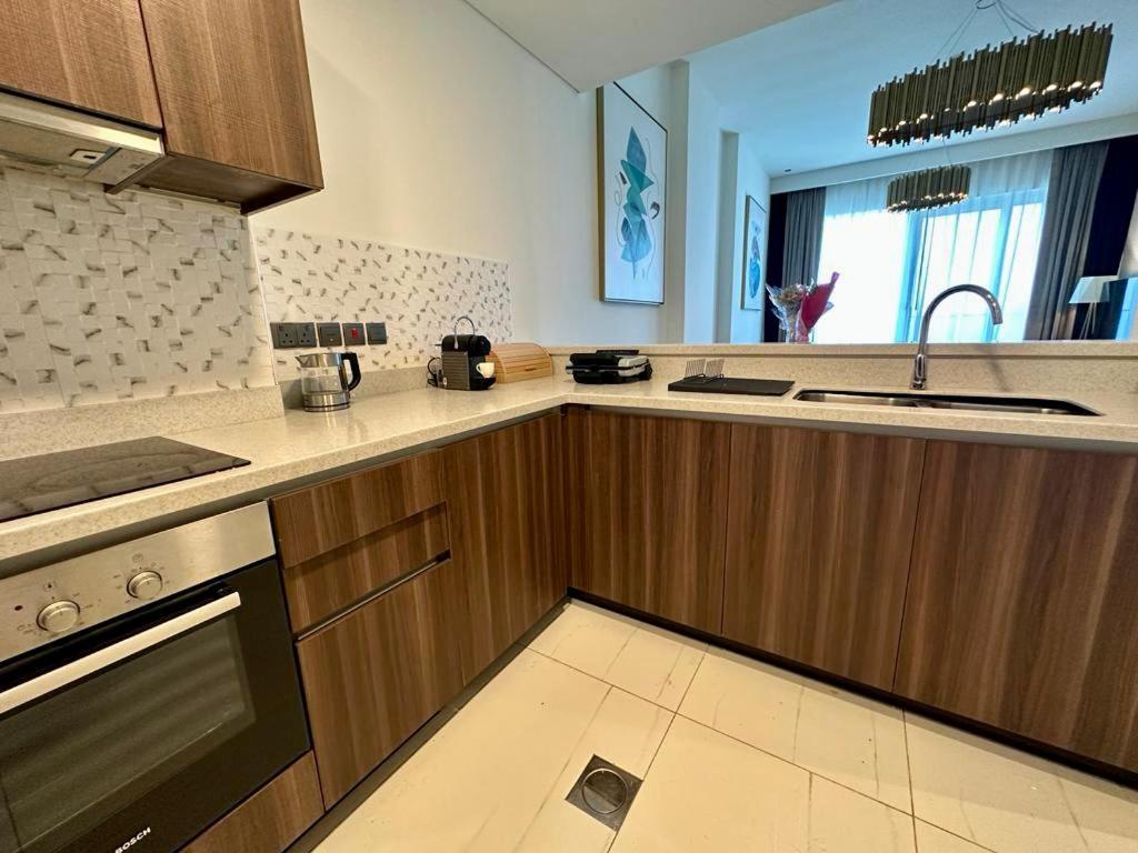 Dvr 1 Bedroom In Awani Palm View Apartment *