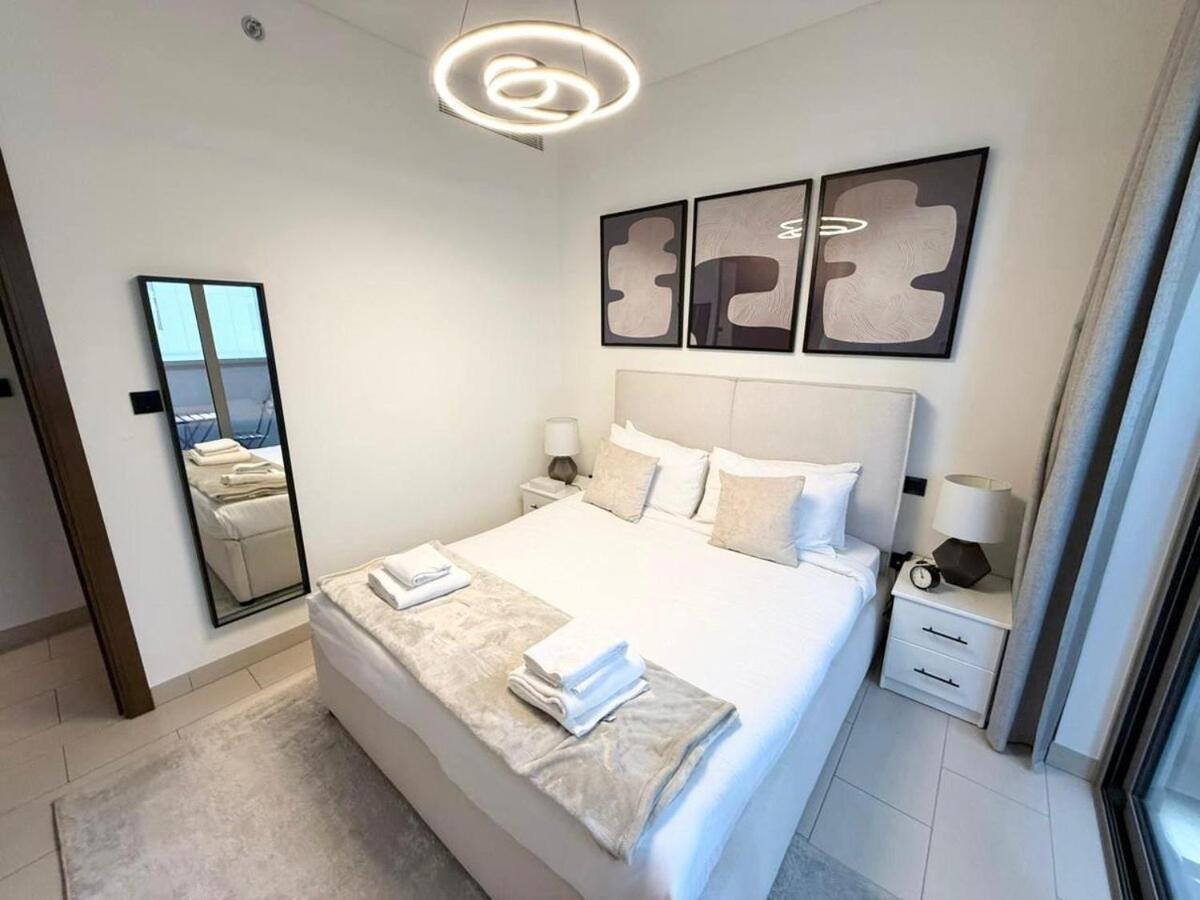 Apartment Brand New Modern Great Location Dubai