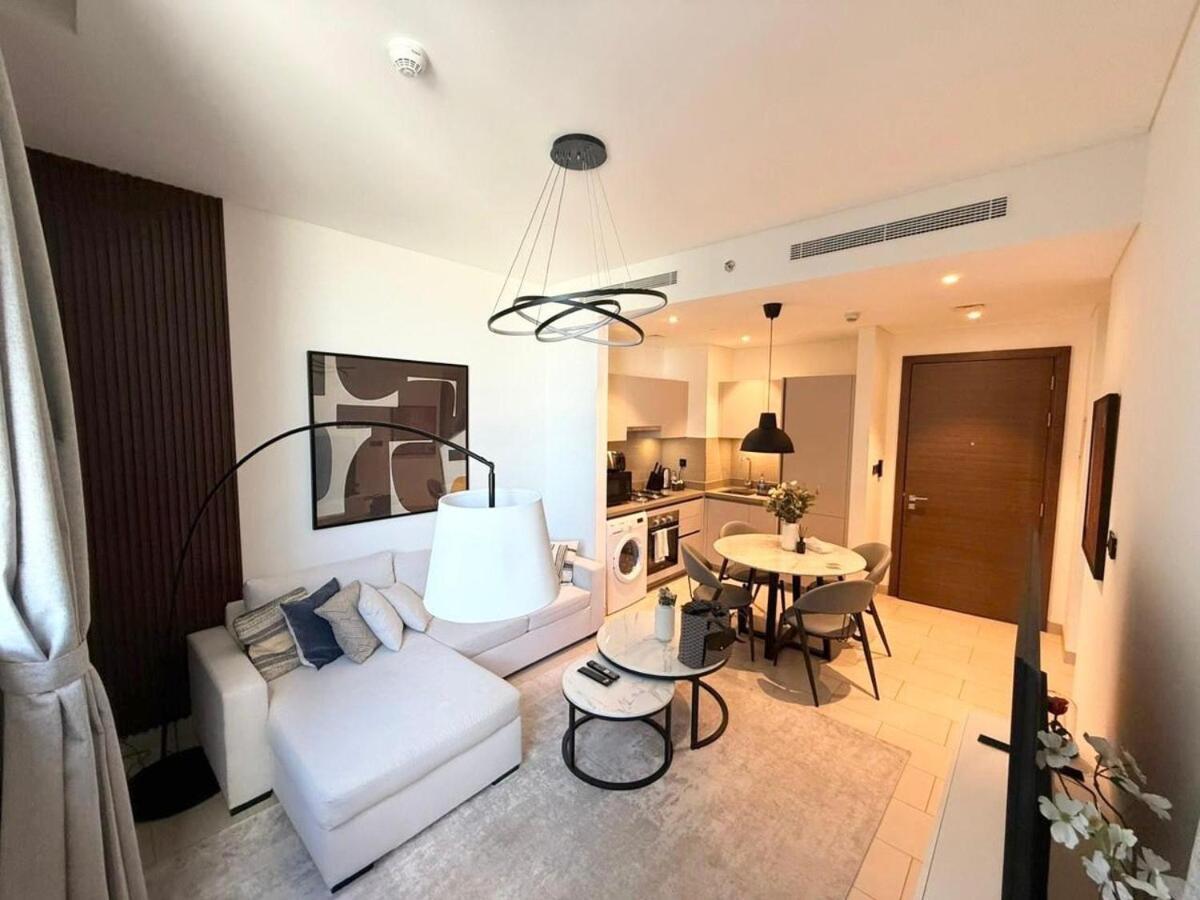 Brand New Modern Great Location *
