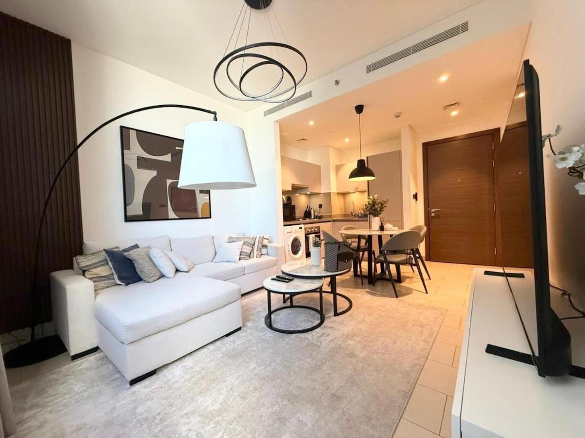 Brand New Modern Great Location Apartment