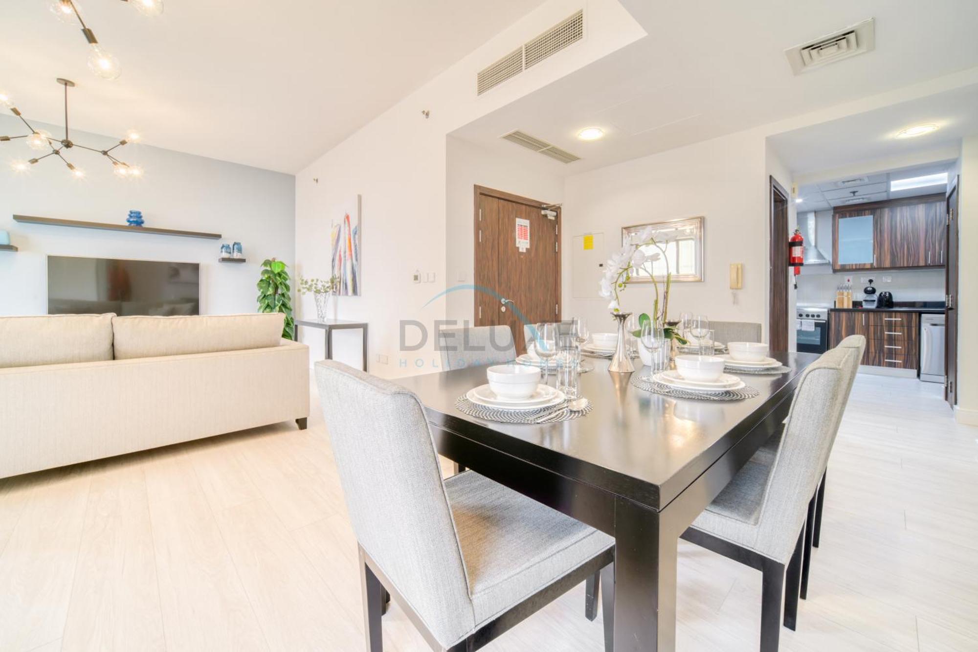 High Floor 2br With A View Of The Marina Canal Steps Away From The , Shams 1, Jbr By Deluxe Homes Apartment Dubai