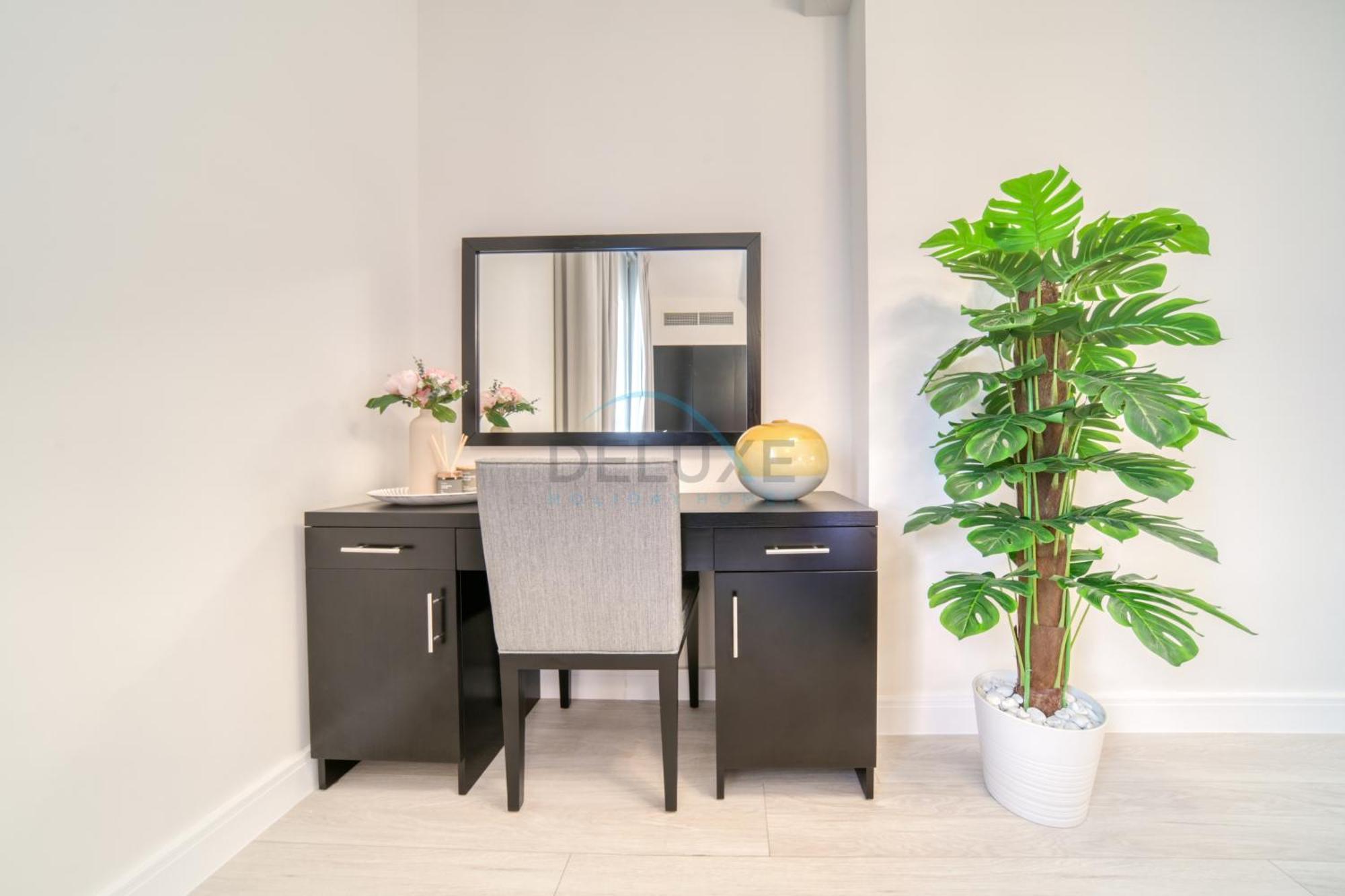 High Floor 2br With A View Of The Marina Canal Steps Away From The , Shams 1, Jbr By Deluxe Homes Apartment *