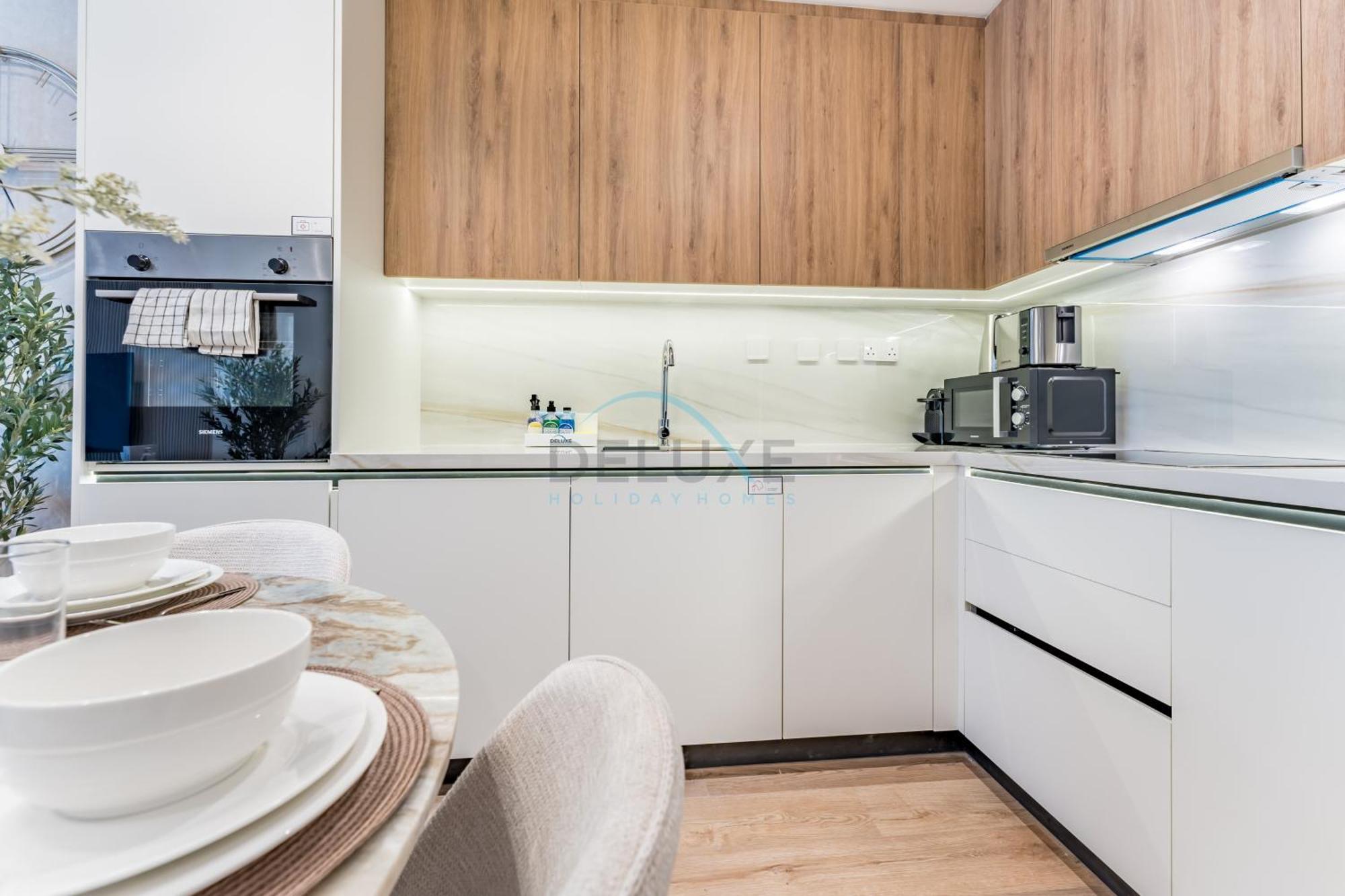 Renovated Unit With Skyscraper Views, Close To Jbr Beach, Elite Residence, Marina By Deluxe Homes Dubai