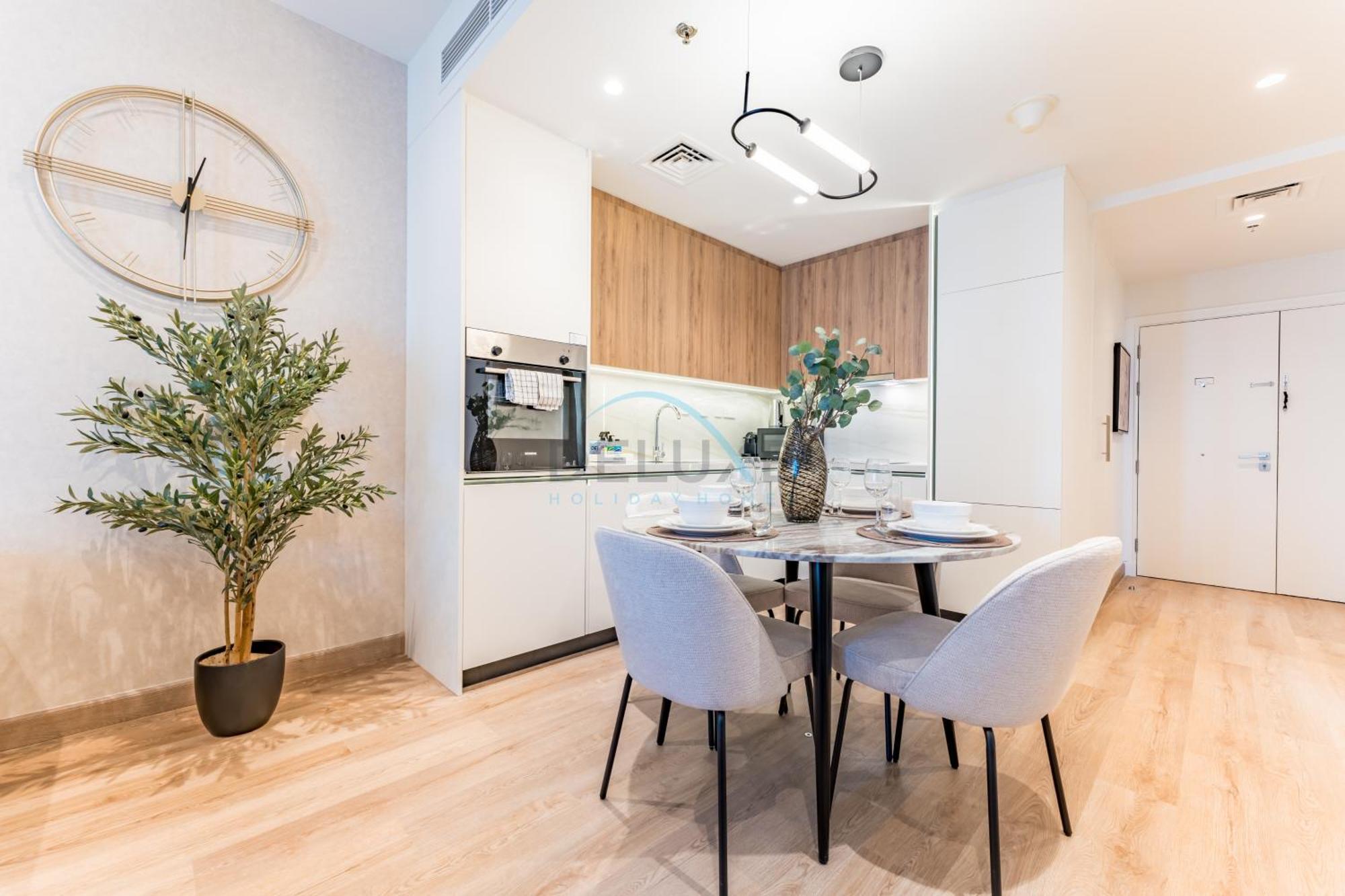 Renovated Unit With Skyscraper Views, Close To Jbr Beach, Elite Residence, Marina By Deluxe Homes Dubai