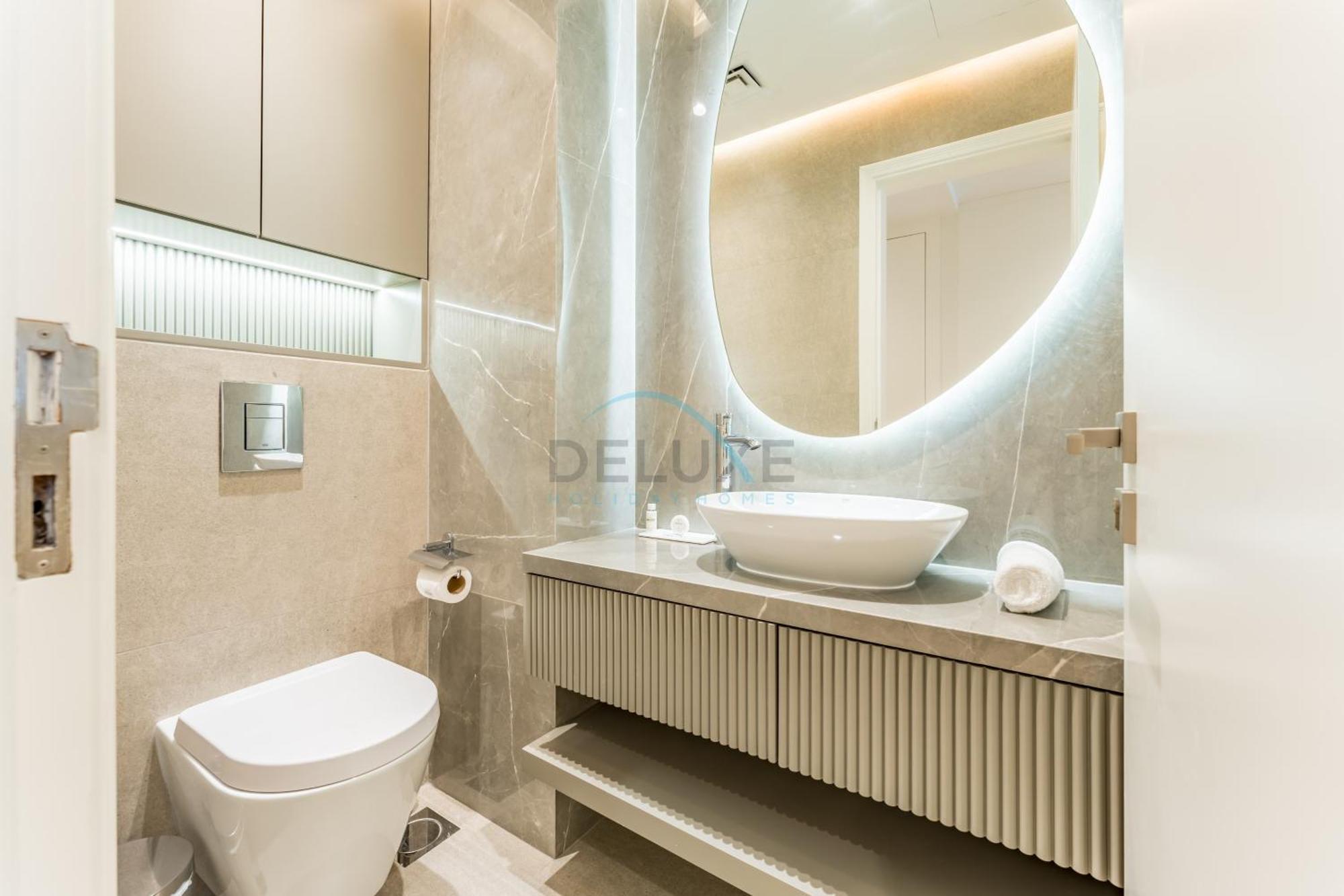 Apartment Renovated Unit With Skyscraper Views, Close To Jbr Beach, Elite Residence, Marina By Deluxe Homes Dubai