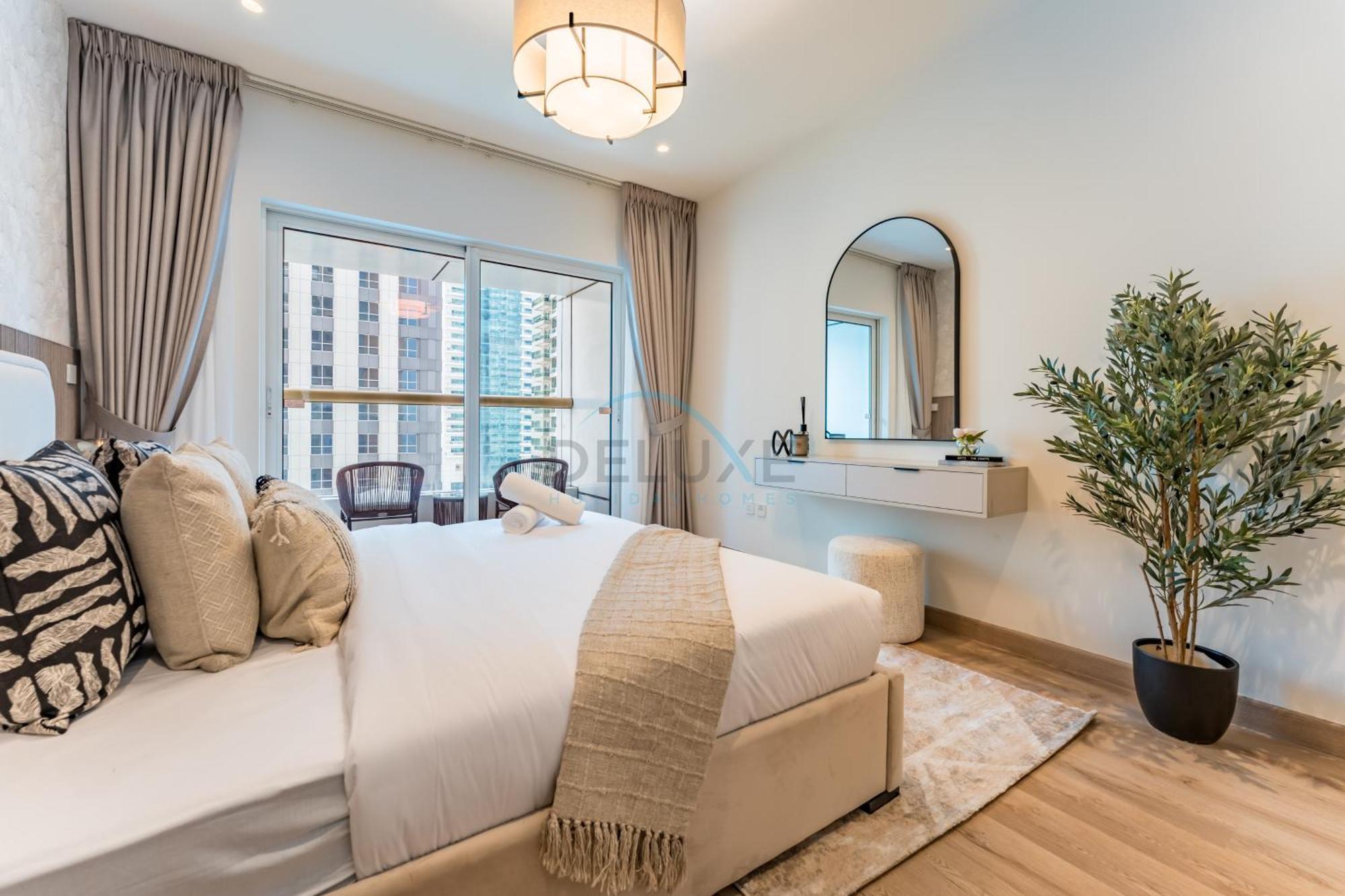 Renovated Unit With Skyscraper Views, Close To Jbr Beach, Elite Residence, Marina By Deluxe Homes