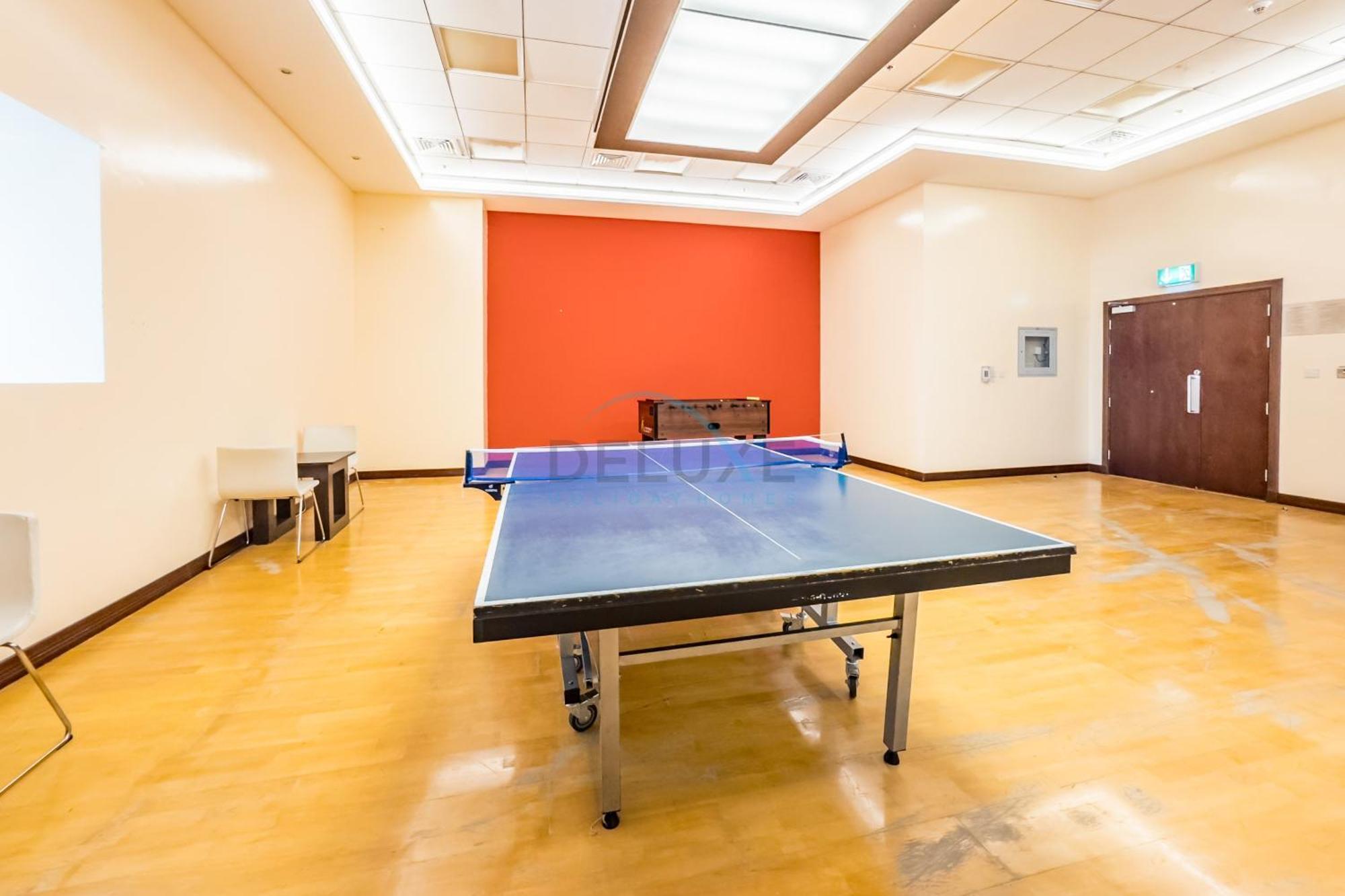 Apartment Renovated Unit With Skyscraper Views, Close To Jbr Beach, Elite Residence, Marina By Deluxe Homes Dubai