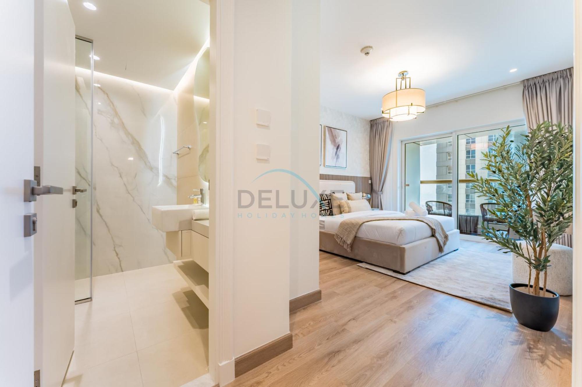 Renovated Unit With Skyscraper Views, Close To Jbr Beach, Elite Residence, Marina By Deluxe Homes Apartment