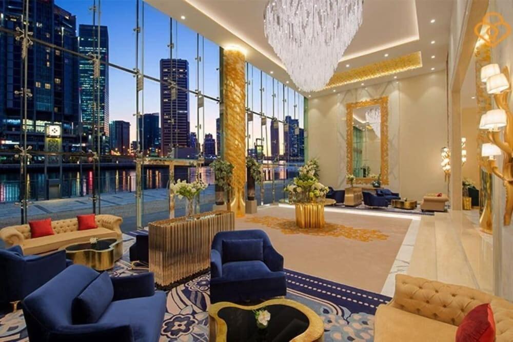 Vogue Damac Maison Prive, Pool & Canal Views, Spacious Kitchen Prime Business Bay Location, Near Downtown, Burj Khalifa & The Mall Apartment Dubai