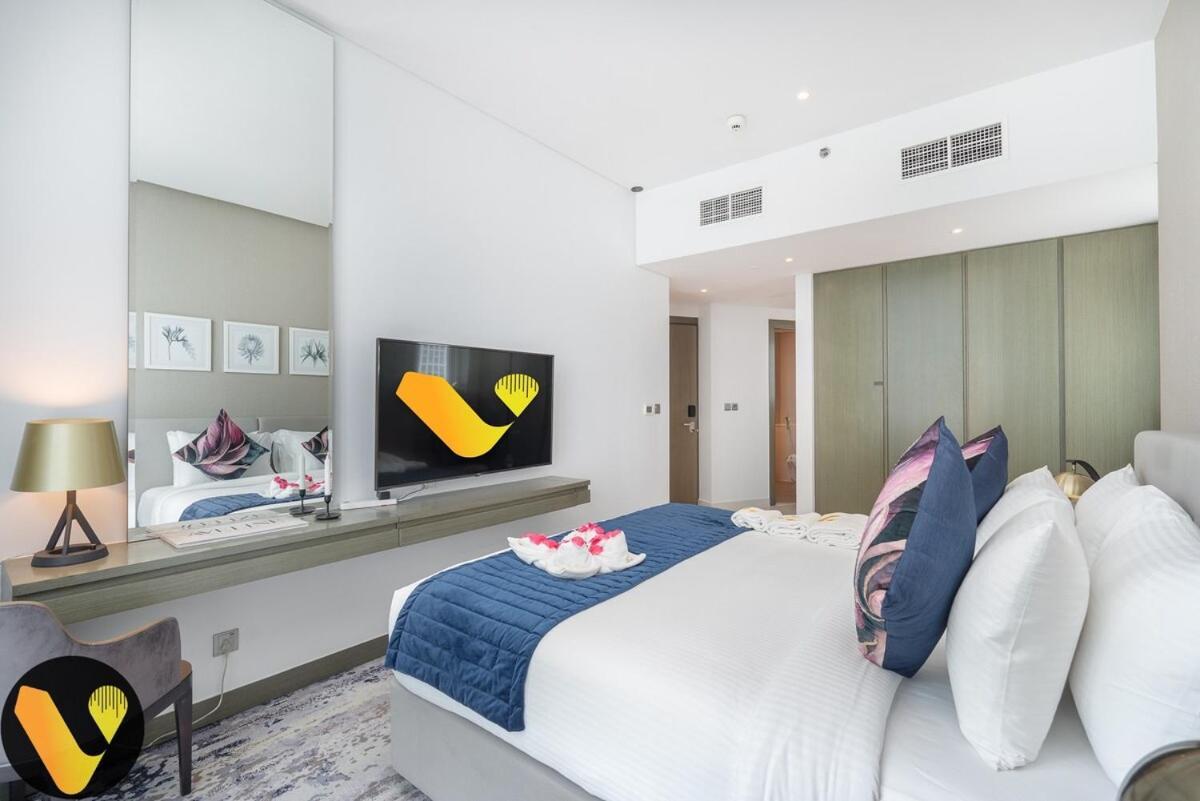 Vogue Damac Maison Prive, Pool & Canal Views, Spacious Kitchen Prime Business Bay Location, Near Downtown, Burj Khalifa & The Mall
