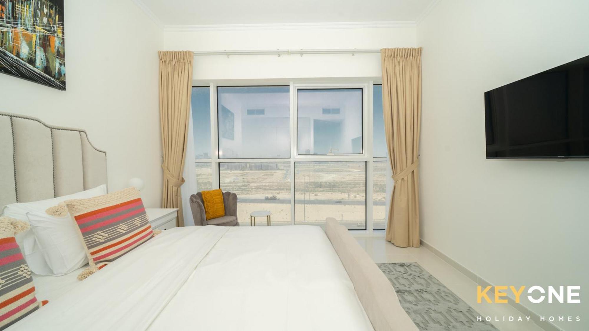 Carson Elegant Living In One Bedroom
