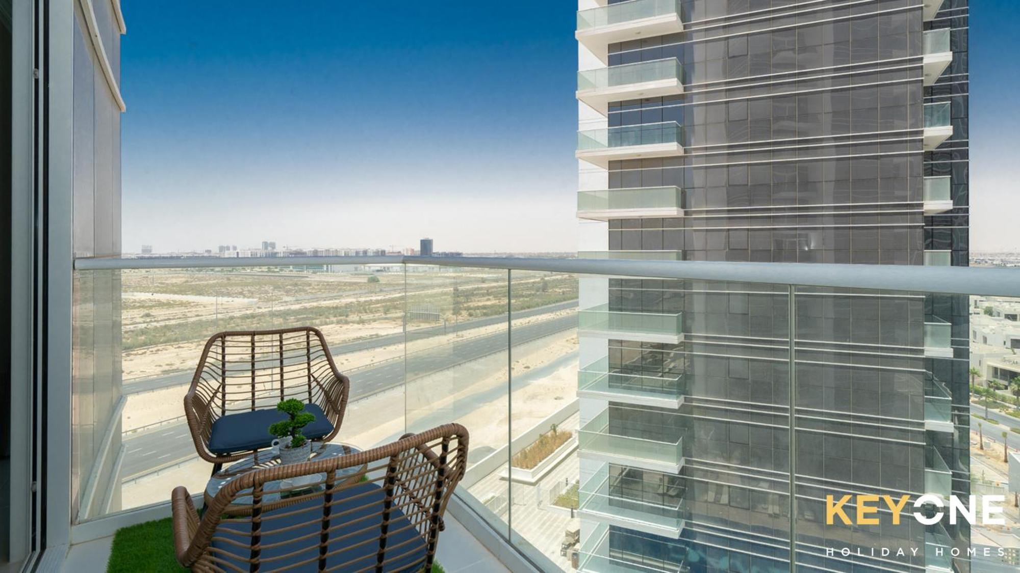 Carson Elegant Living In One Bedroom Dubai