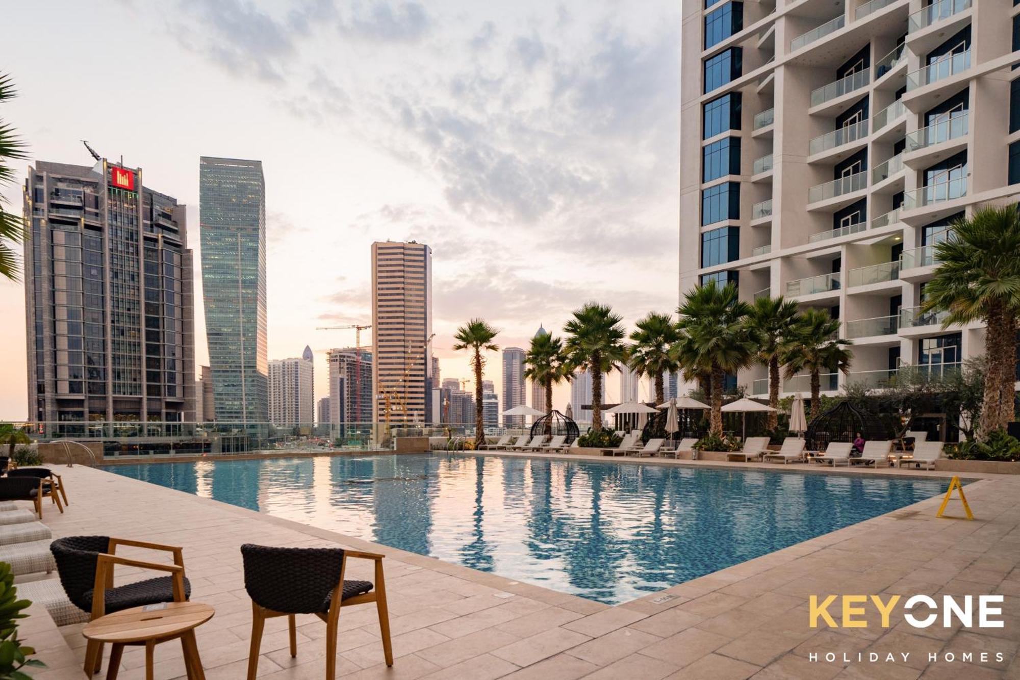 Elegant Studio Living In Prive Apartment *