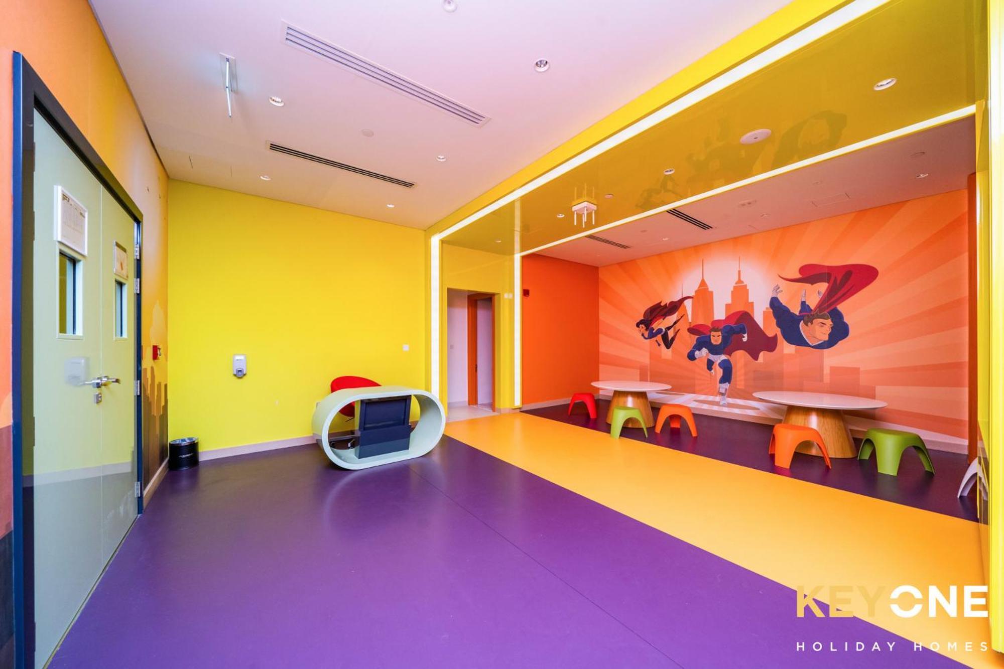 Elegant Studio Living In Prive Apartment Dubai