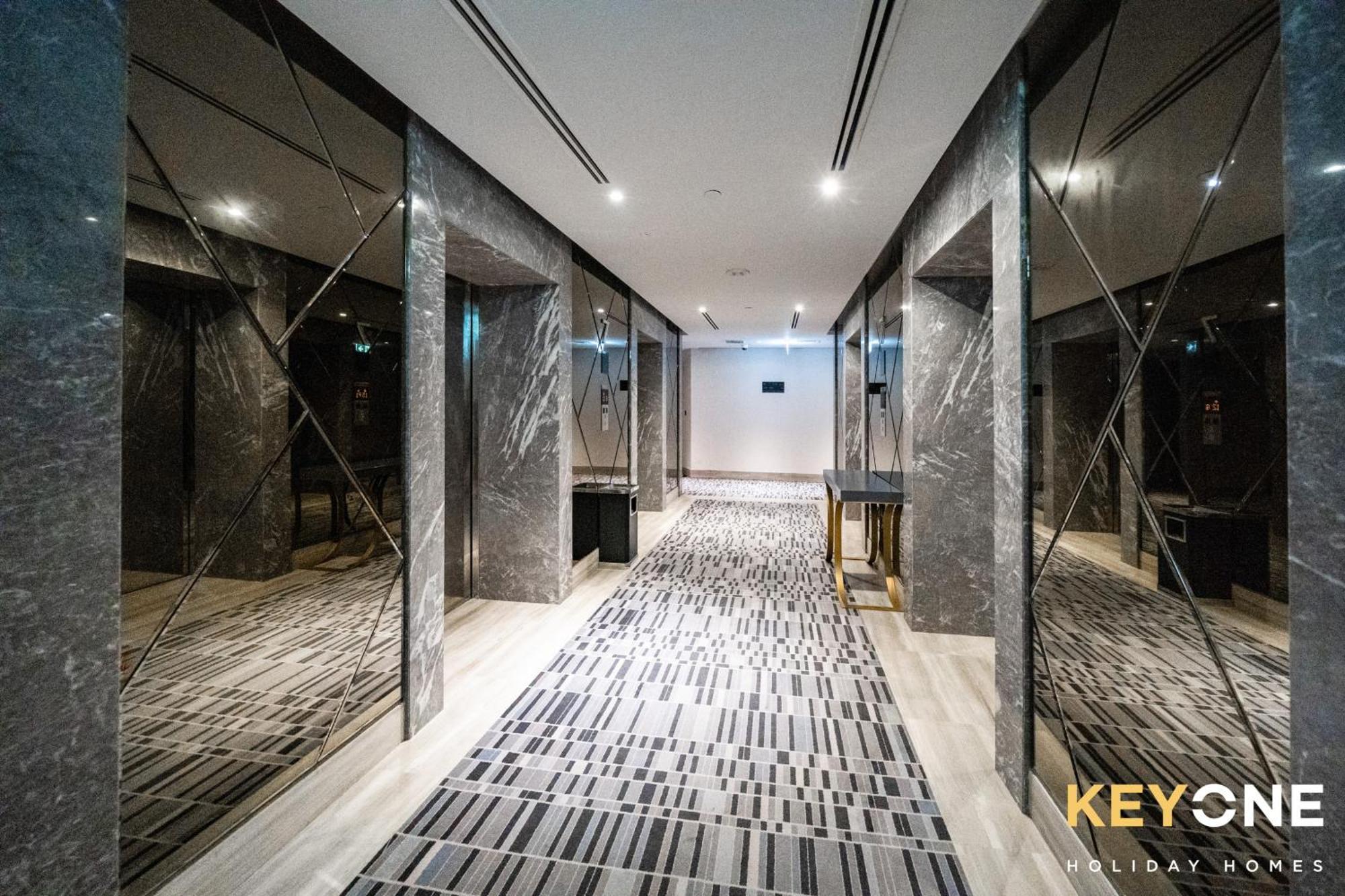 Elegant Studio Living In Prive