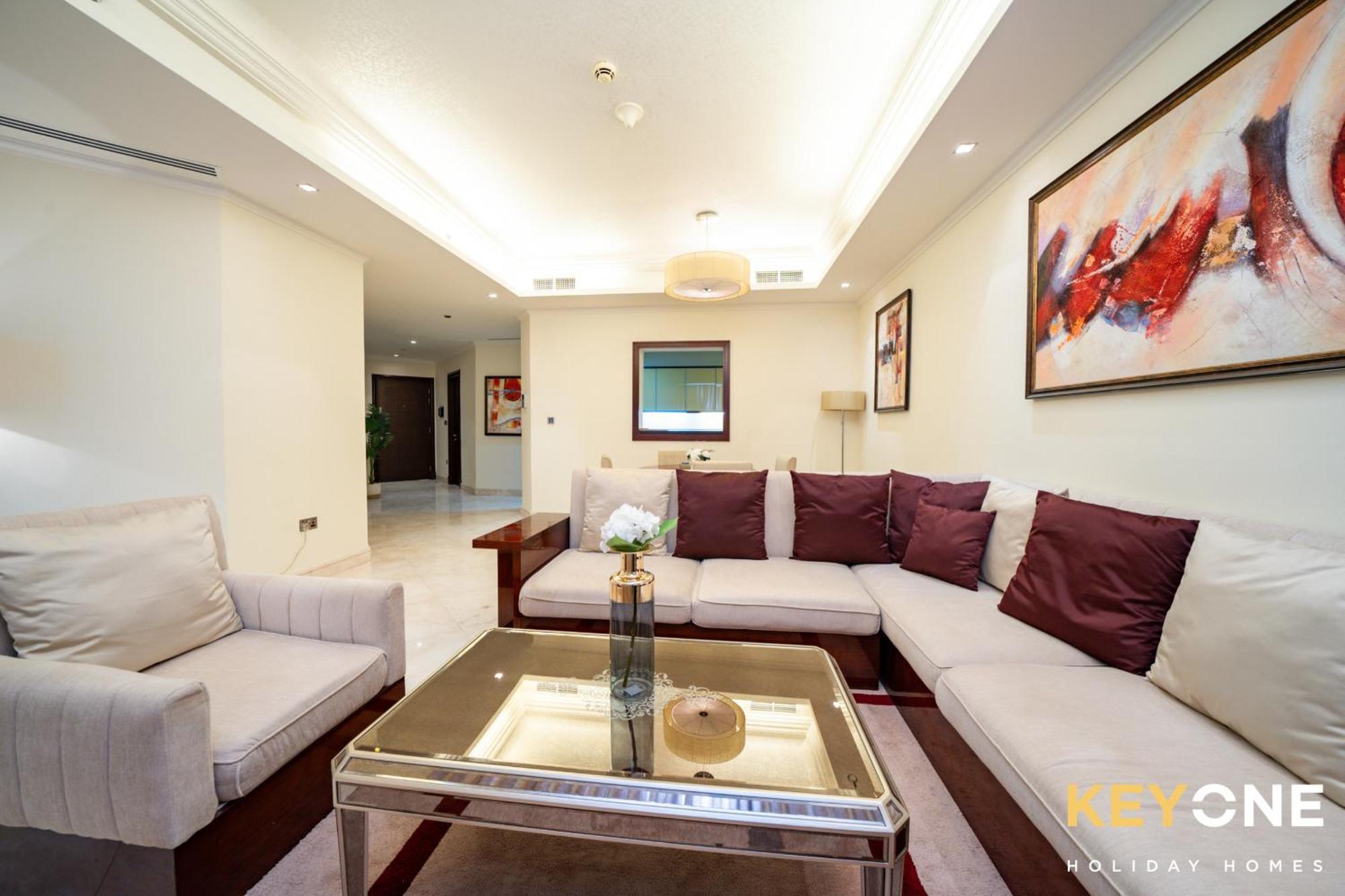 Spacious One Bedroom With Access Apartment *