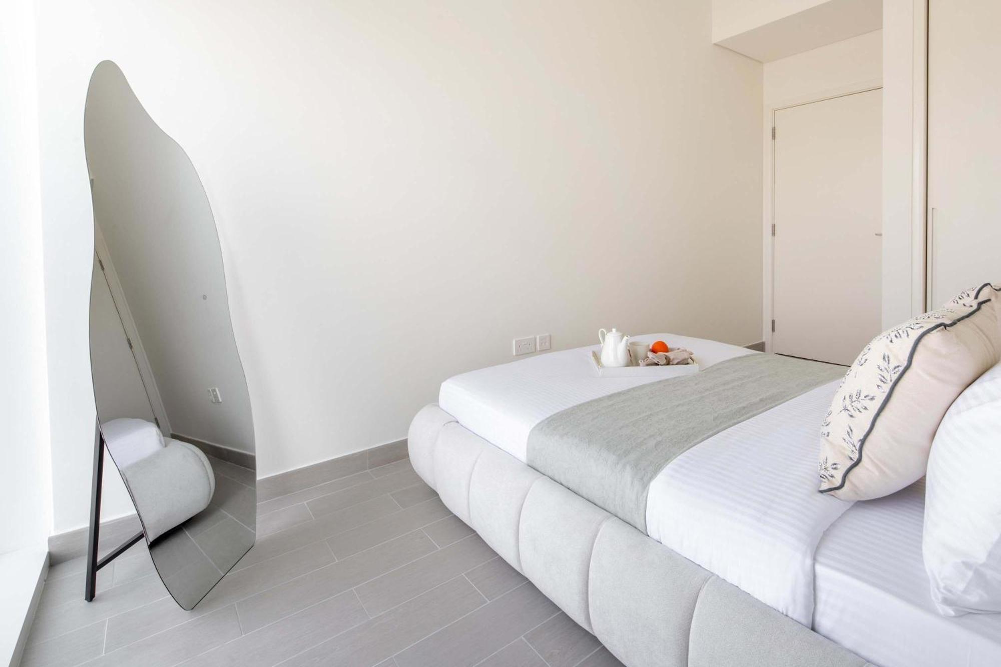 Frank Porter - Golf Apartment Dubai