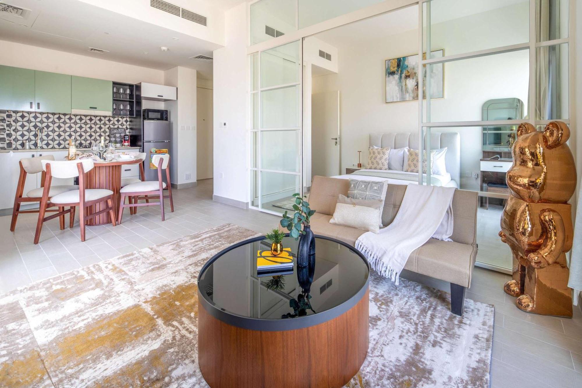 Frank Porter - Golf Apartment Dubai