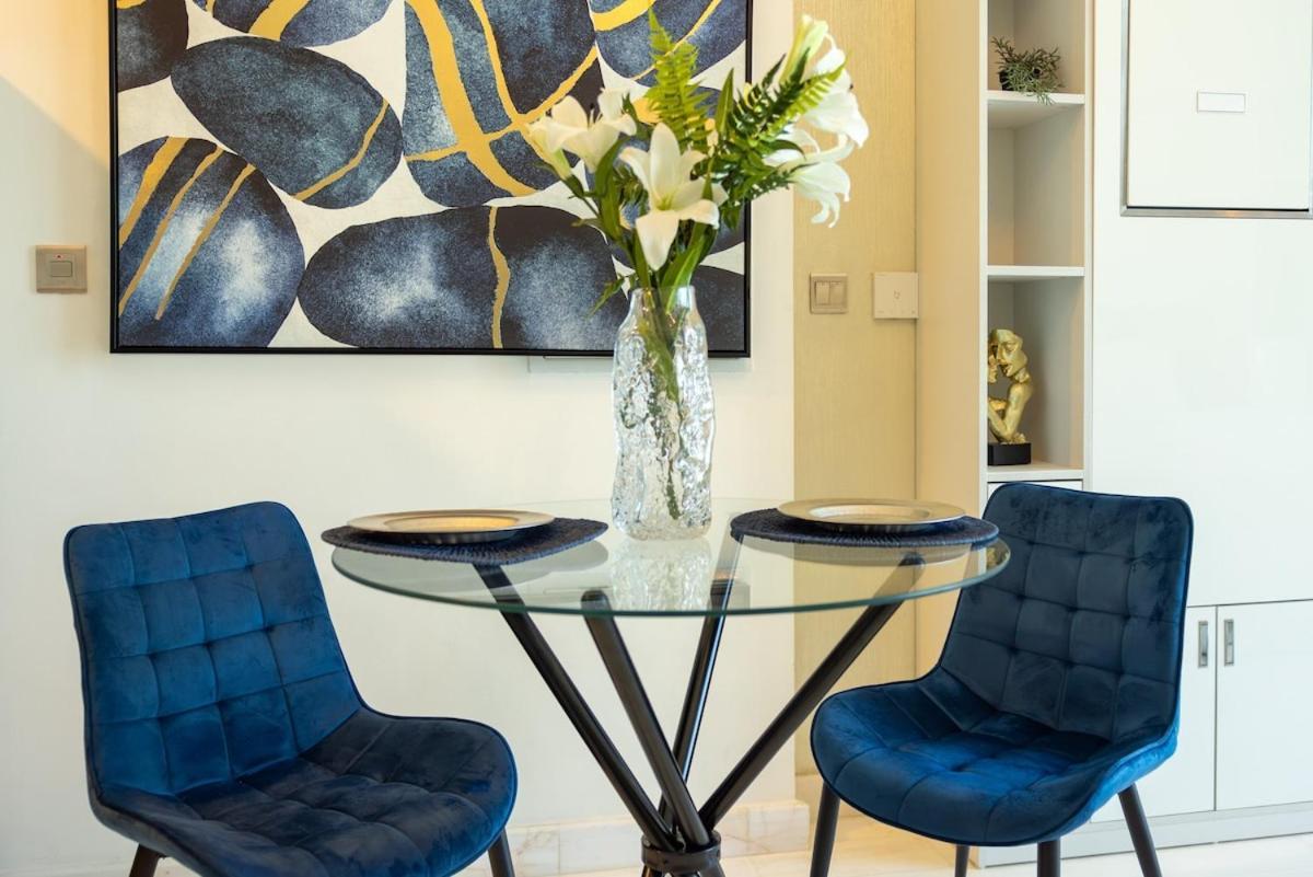 Apartment In Downtown With Burj Khalifa And View *