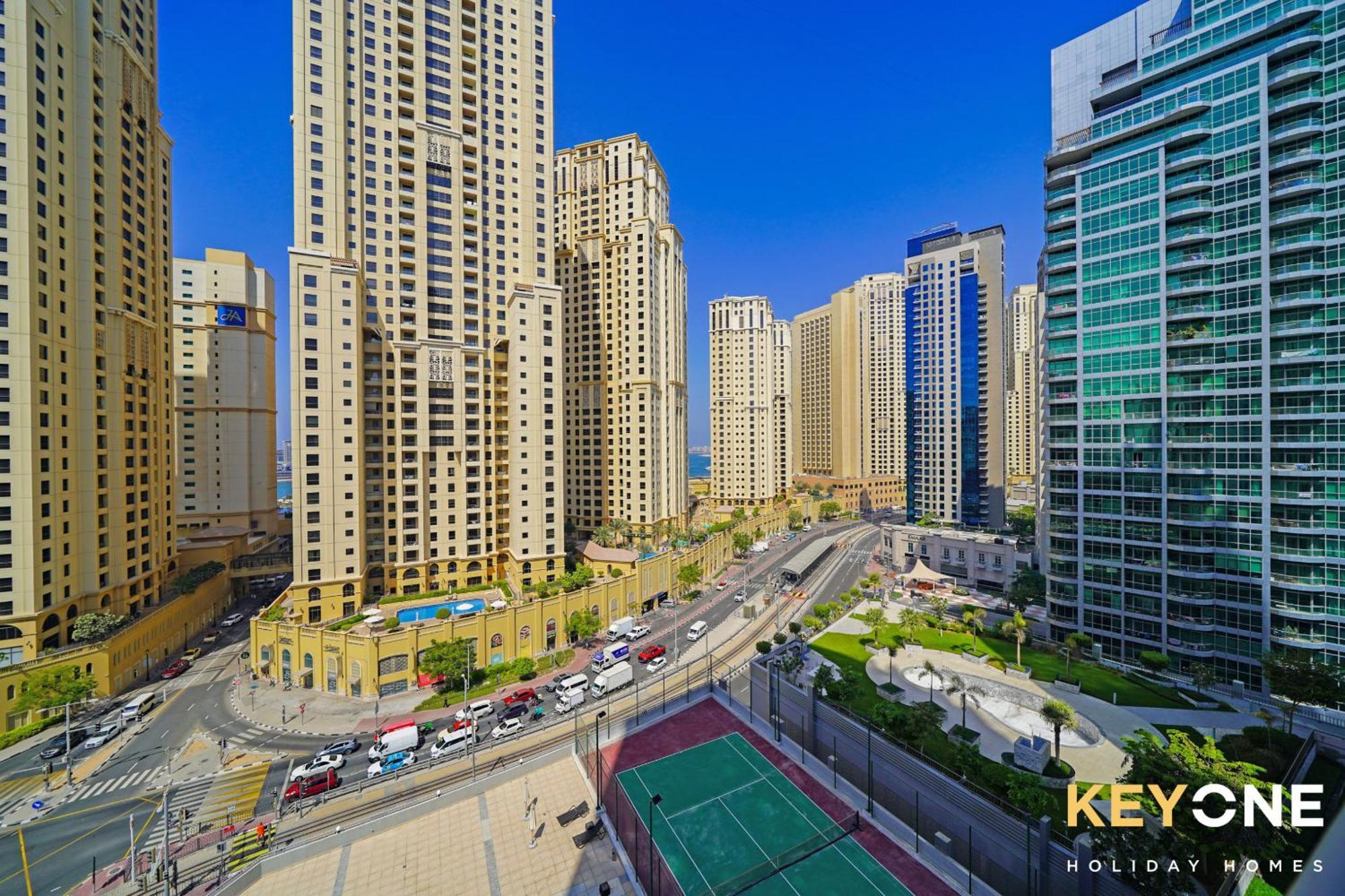 Magnificent Two Bedroom Beachfront 1 * Dubai