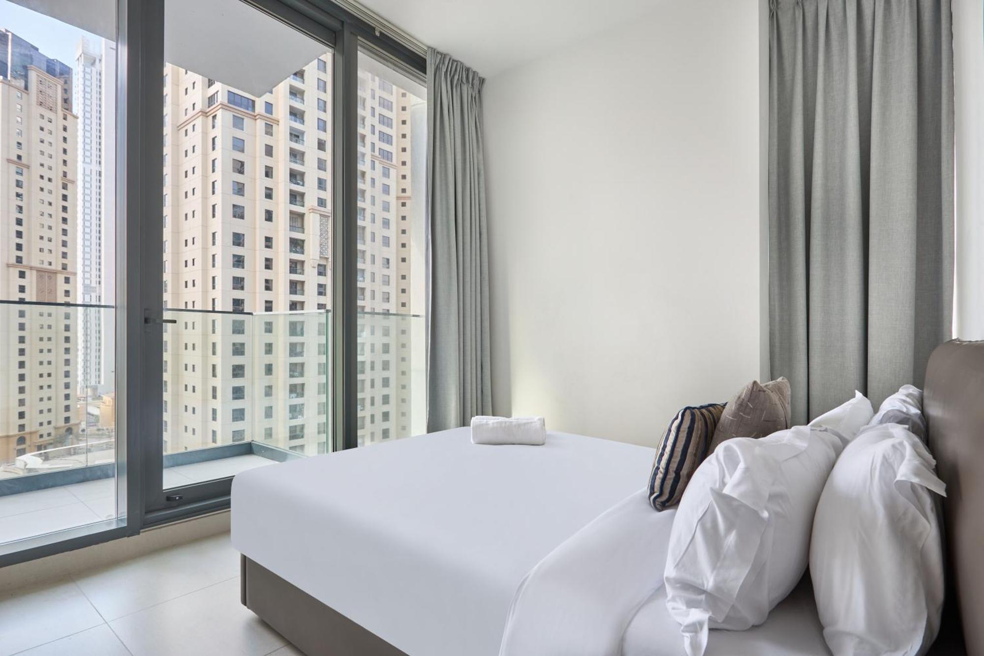 Luxury Living In Marina Liv 2br Apartment