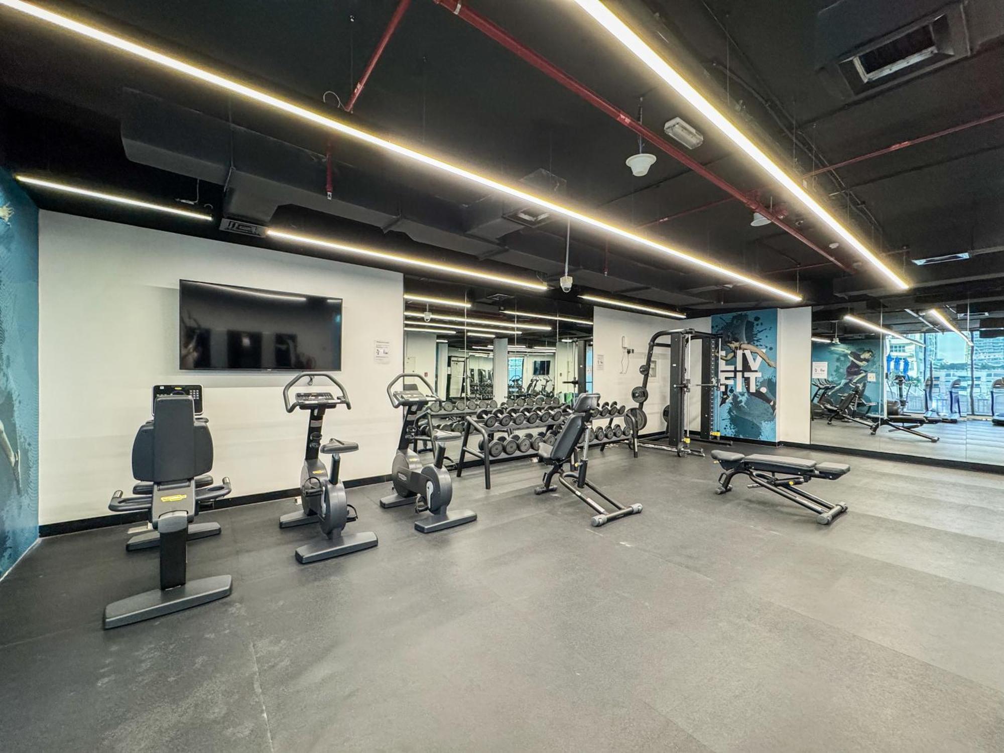 Luxury Living In Marina Liv 2br Dubai