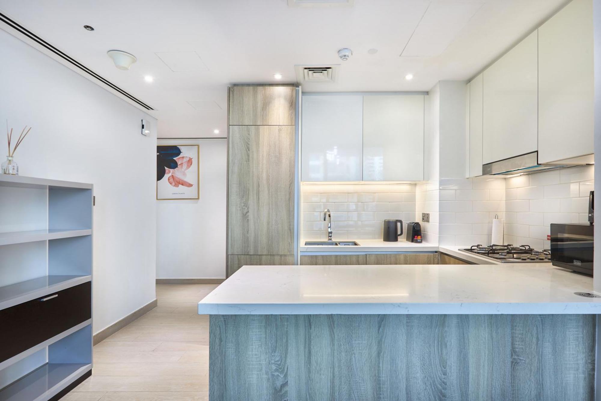 Luxury Living In Marina Liv 2br * Dubai