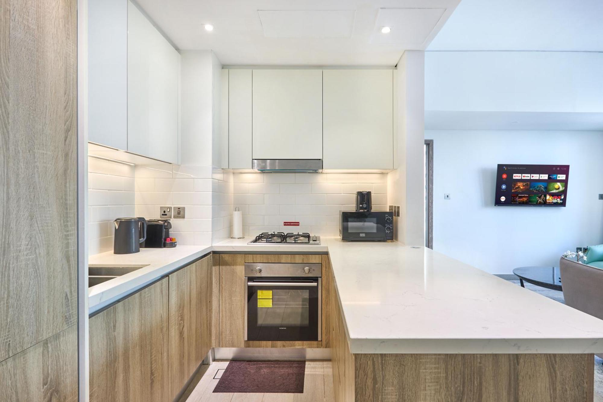 Luxury Living In Marina Liv 2br