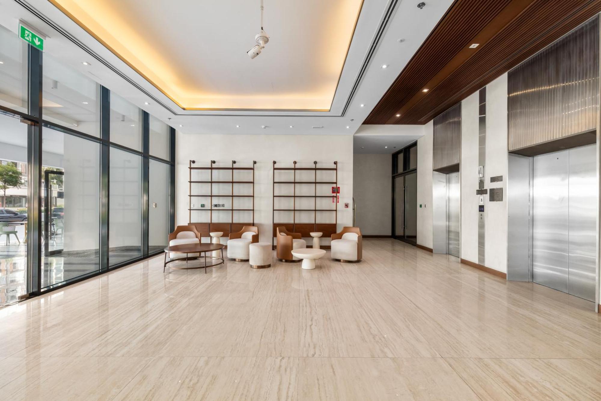 Meydan 2br With Parking Apartment