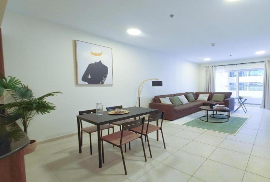 Sea View Apartment Dubai