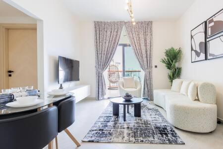 Contemporary 2 Bedroom Apartment