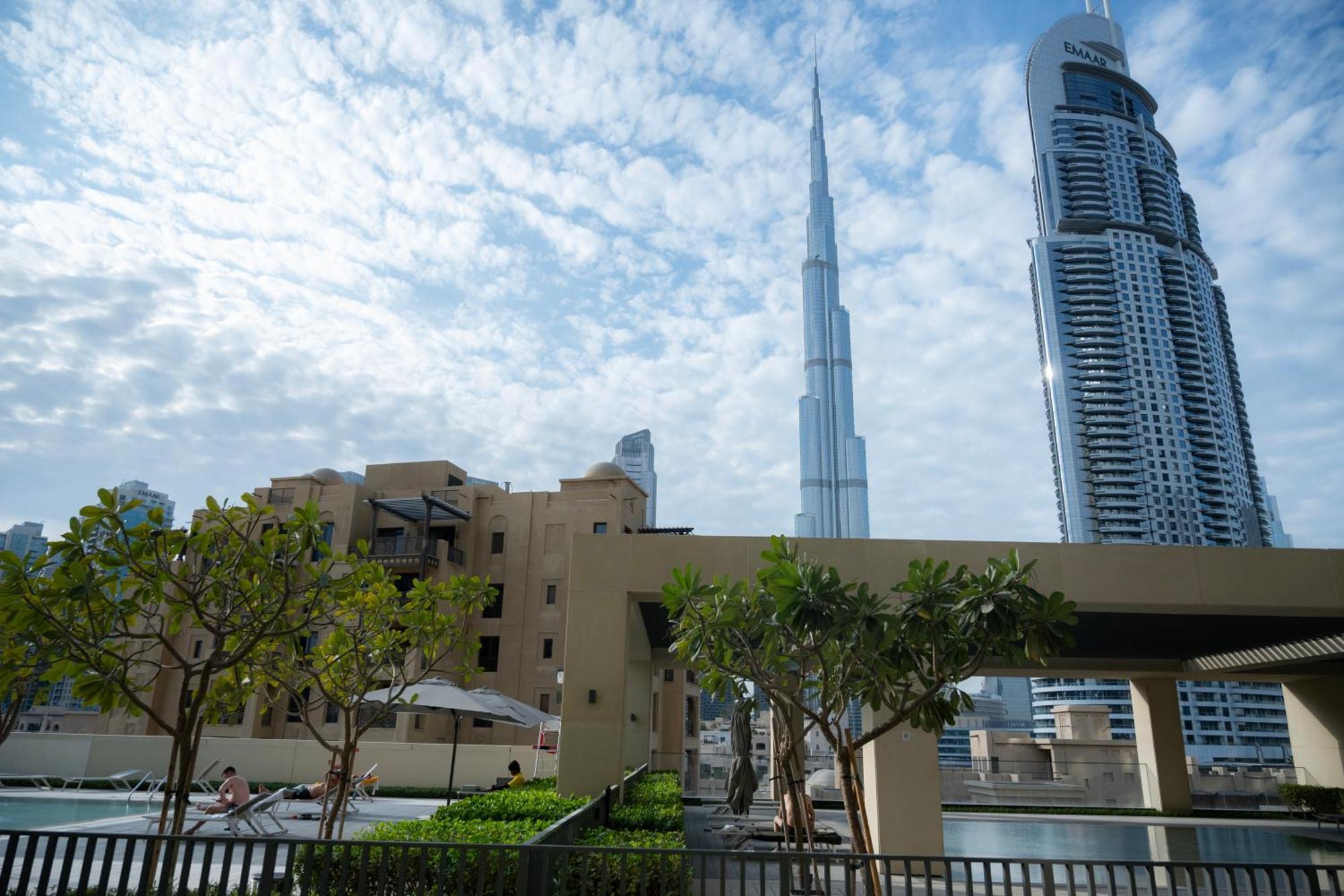 Urban Dreams - Brand New Boutique Burj Royale - Burj Khalifa & Mall Apartment *
